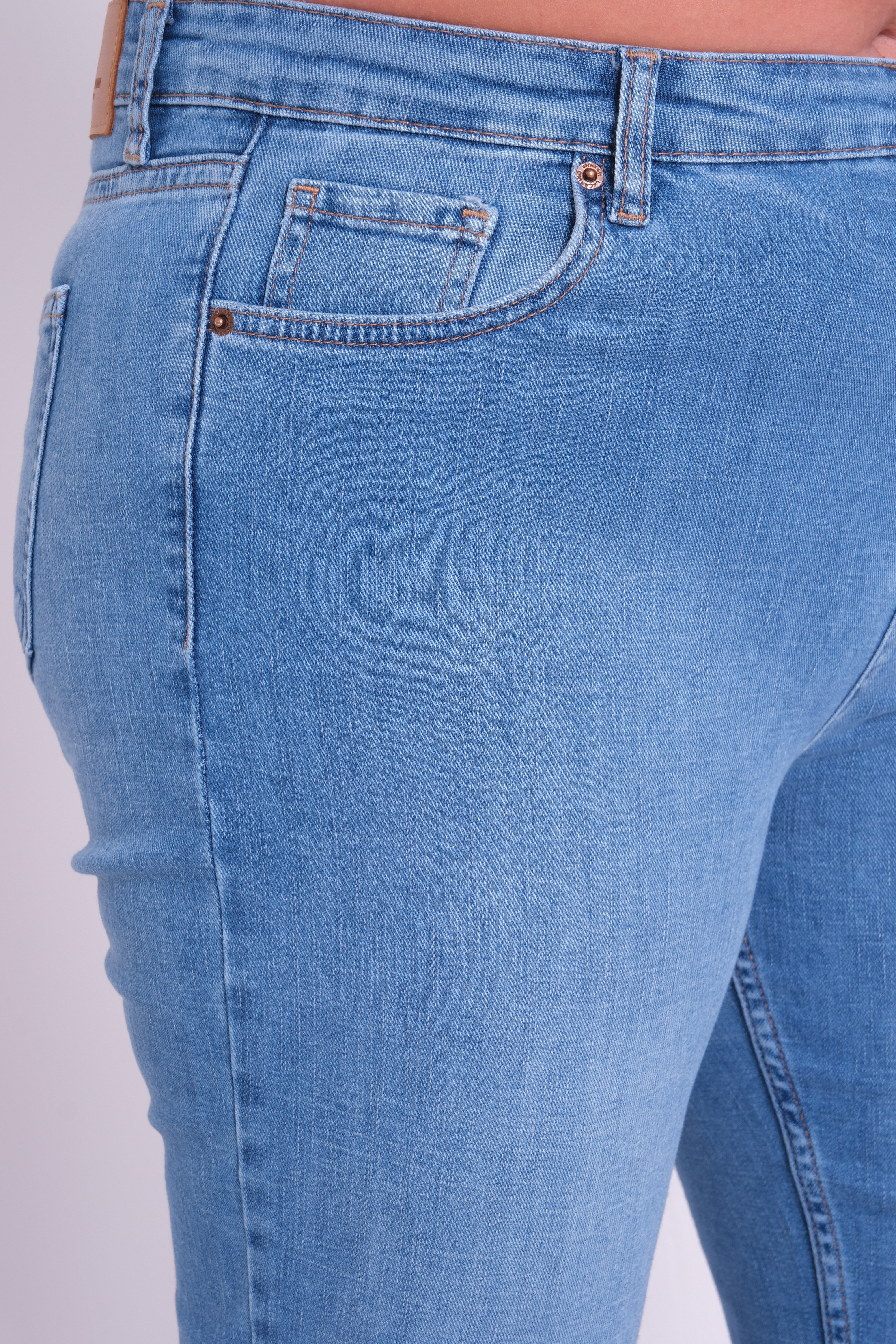 LACARINOYüksek Bel Battal Kesim Yarım İspanyol Paça Blue Jean Pantolon
