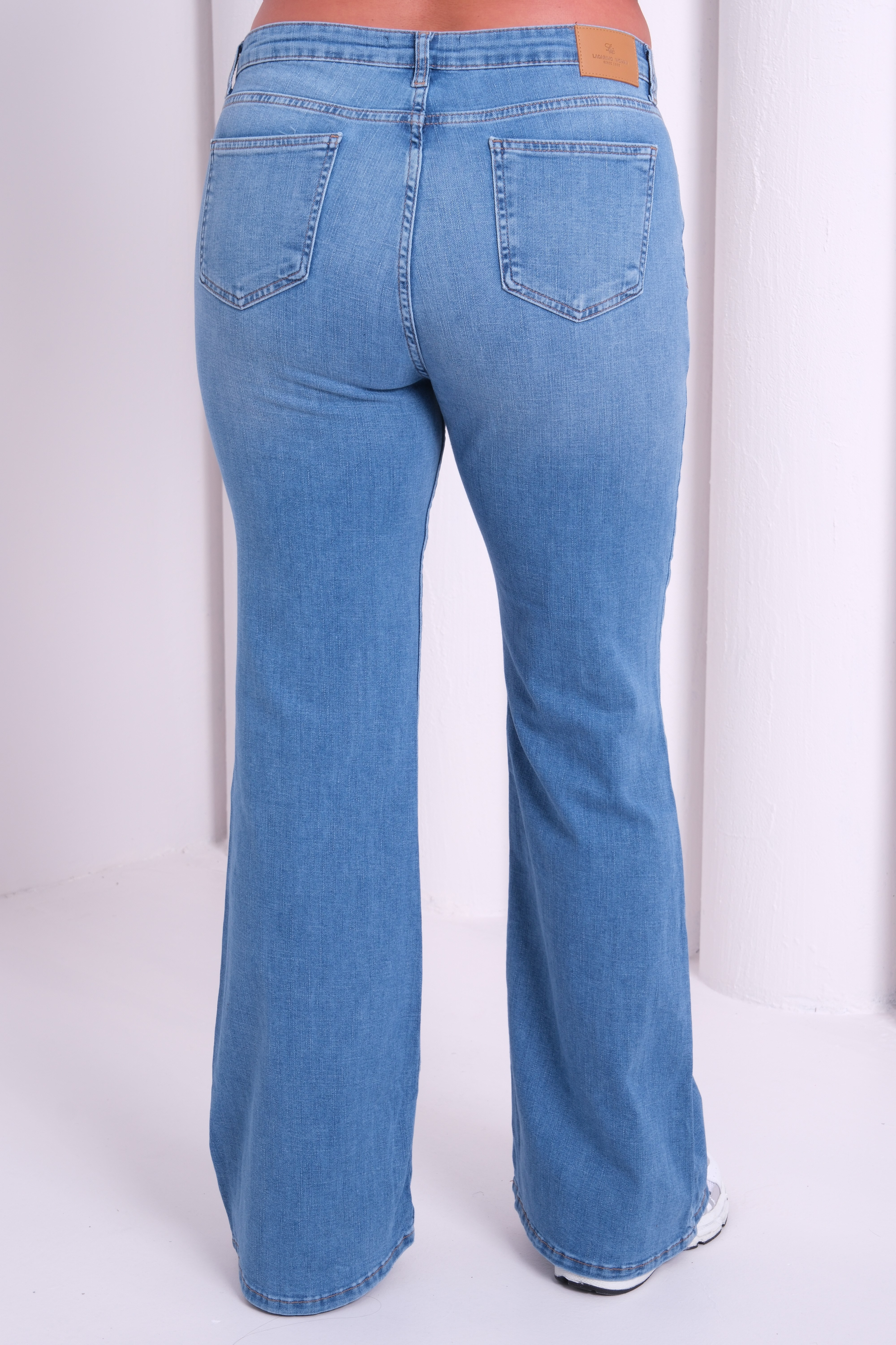 LACARINOYüksek Bel Battal Kesim Yarım İspanyol Paça Blue Jean Pantolon