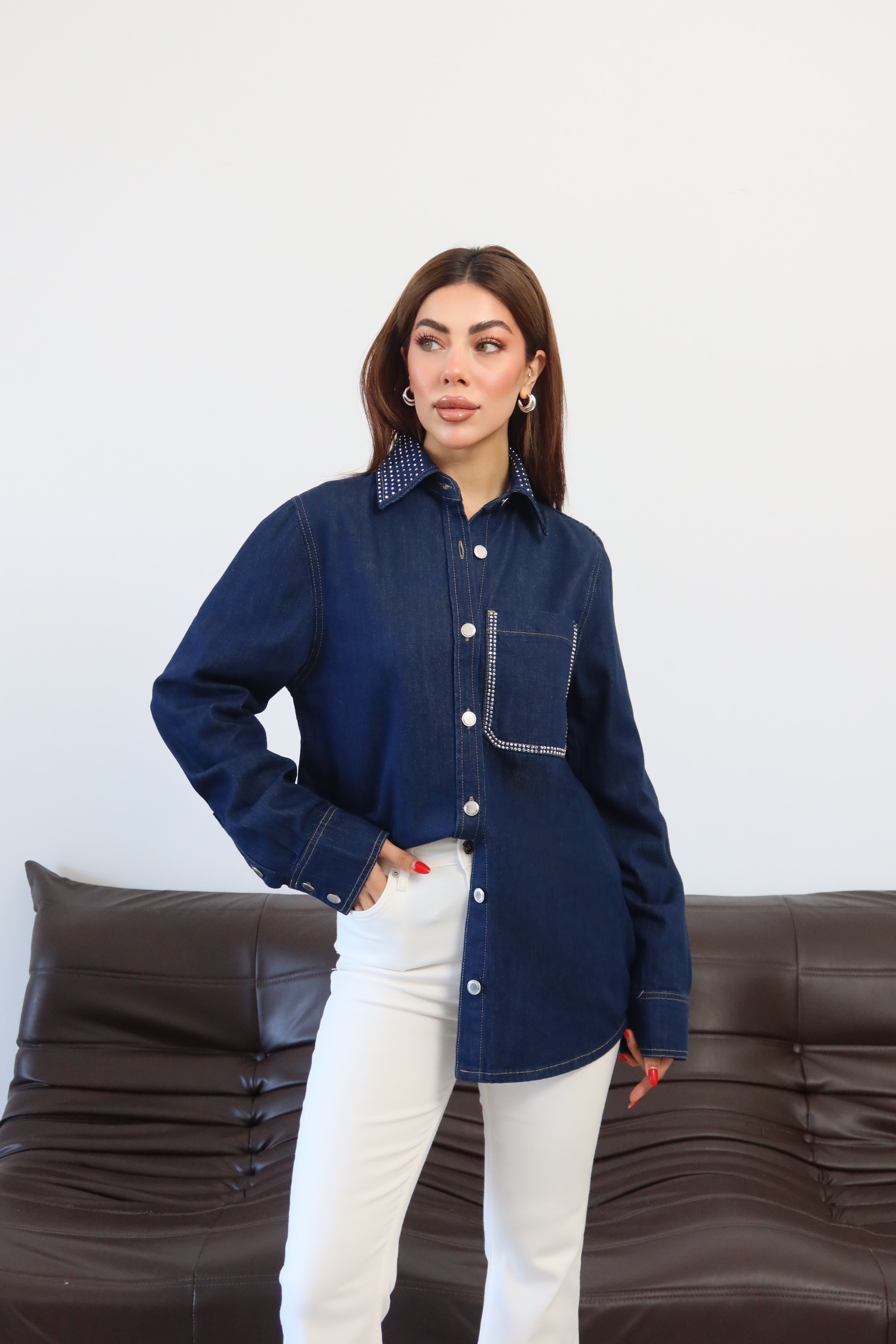LACARINOKadın Yaka Cep Taş Detaylı Rinse Denim Gömlek