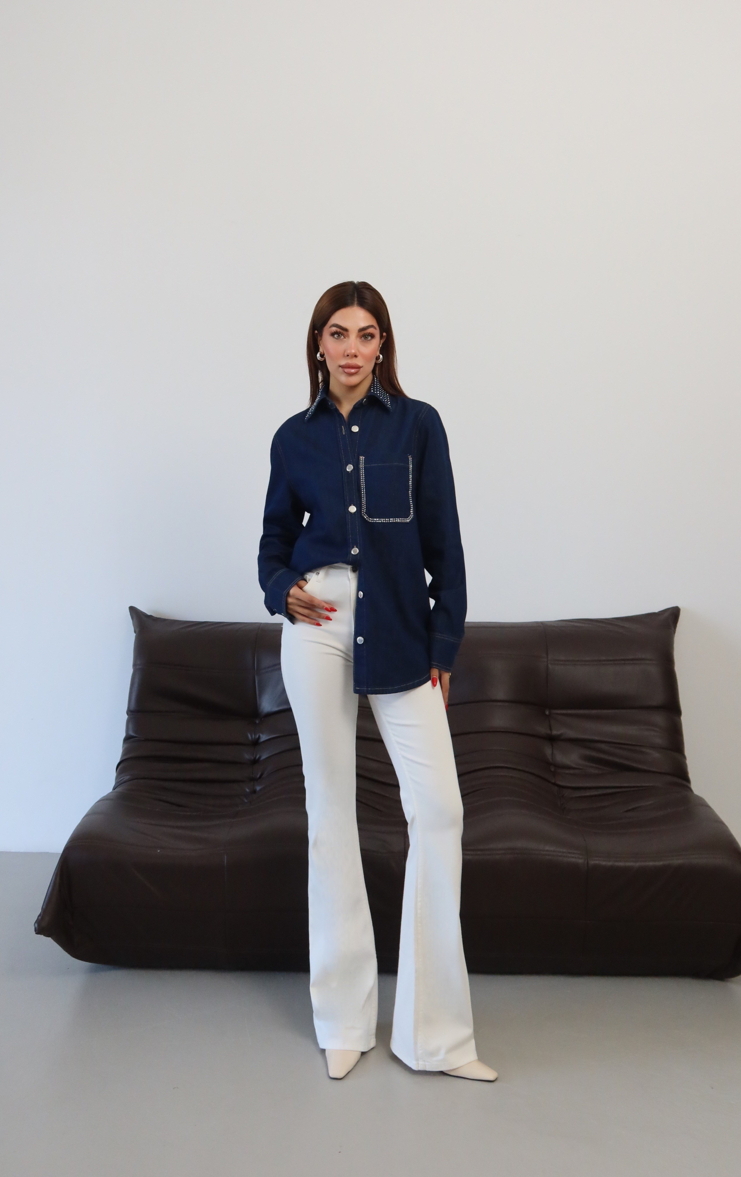 LACARINOKadın Yaka Cep Taş Detaylı Rinse Denim Gömlek