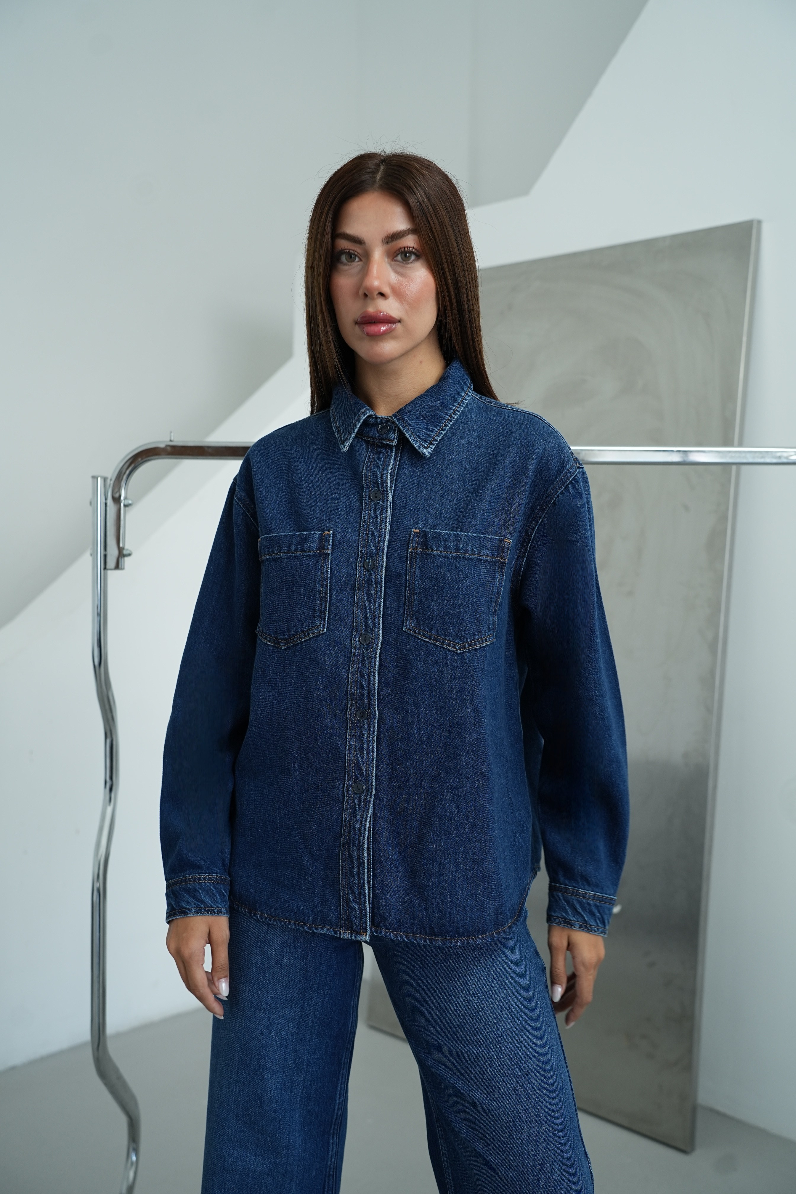 LACARINOYaka Çıkartılabilir Taş Detaylı Cep Detaylı Dark Blue Jean Gömlek 