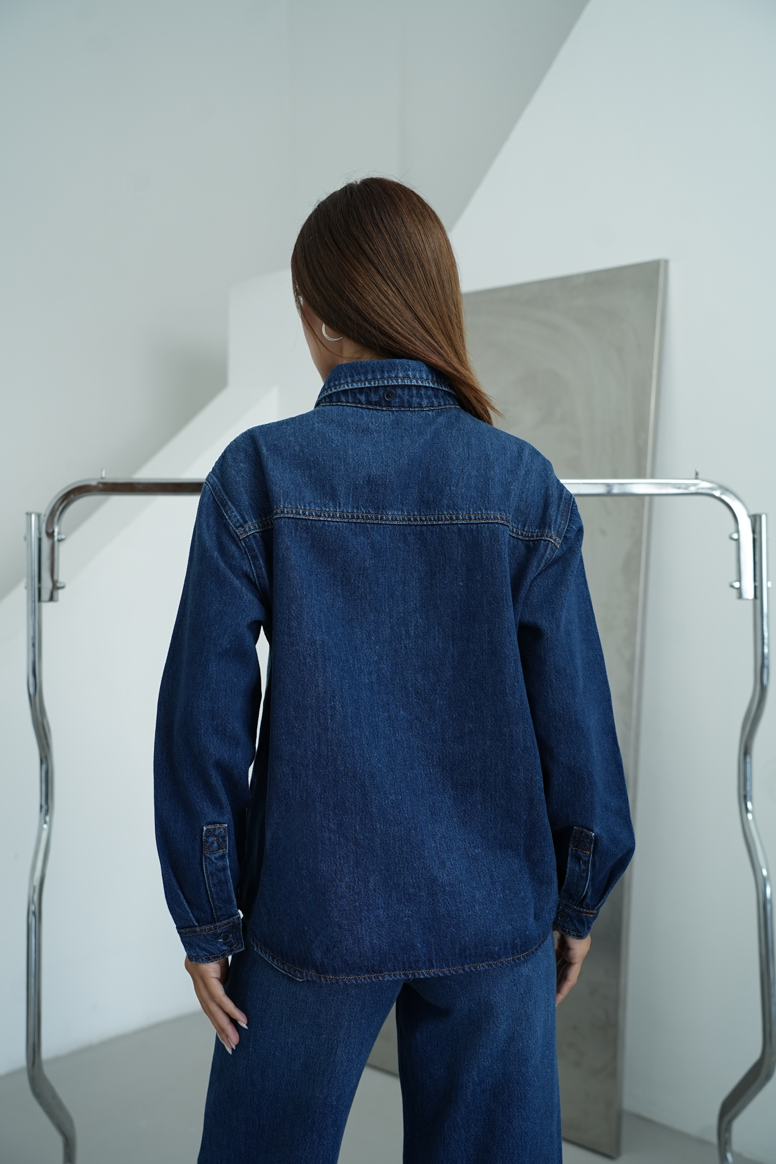 LACARINOYaka Çıkartılabilir Taş Detaylı Cep Detaylı Dark Blue Jean Gömlek 