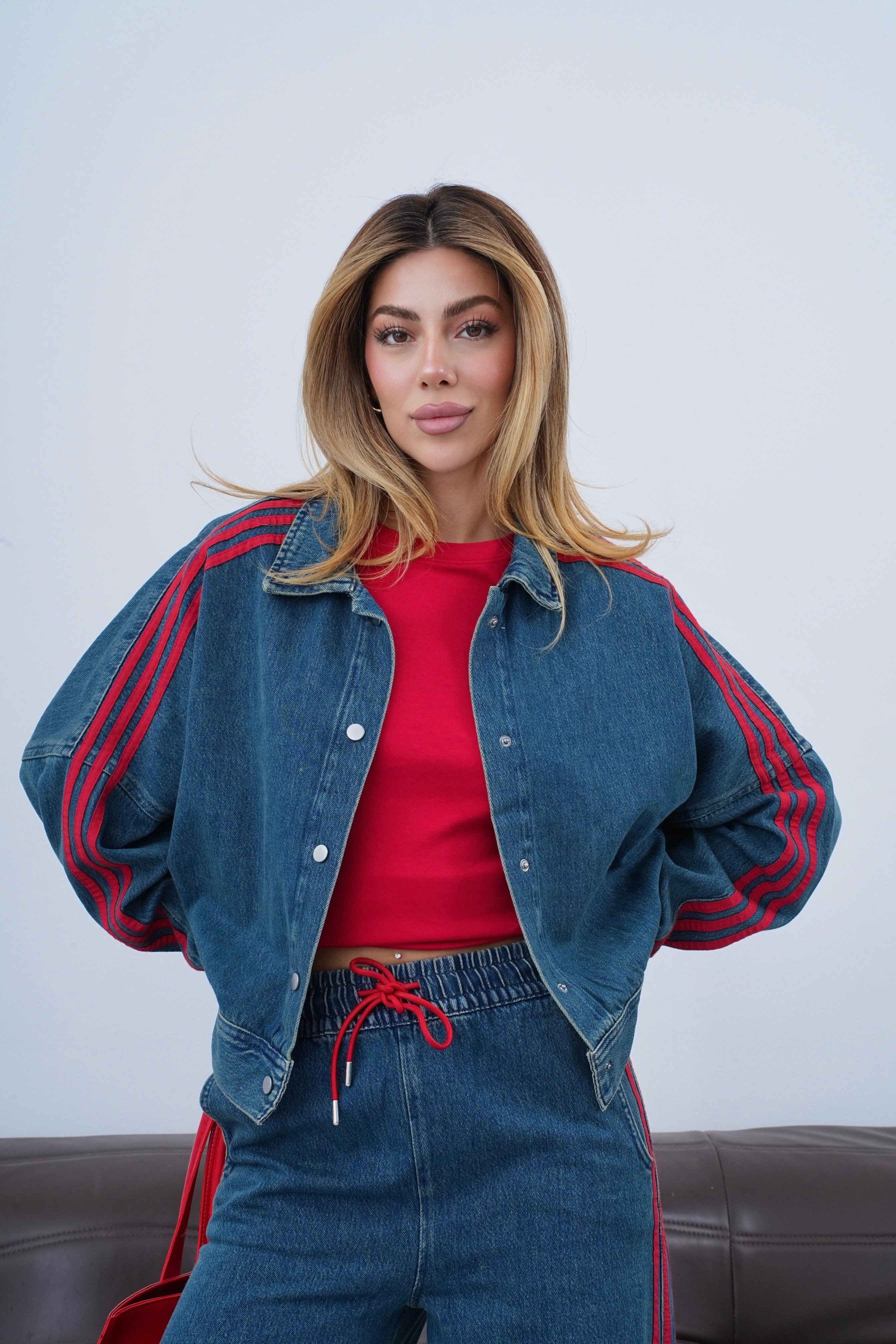 LACARINOYanlar Kırmızı Şerit Detaylı Wide Leg Kalıp Bel Lastikli Pantolon Gömlek Görünüm Ceket Dark Blue Tint Jean Takım