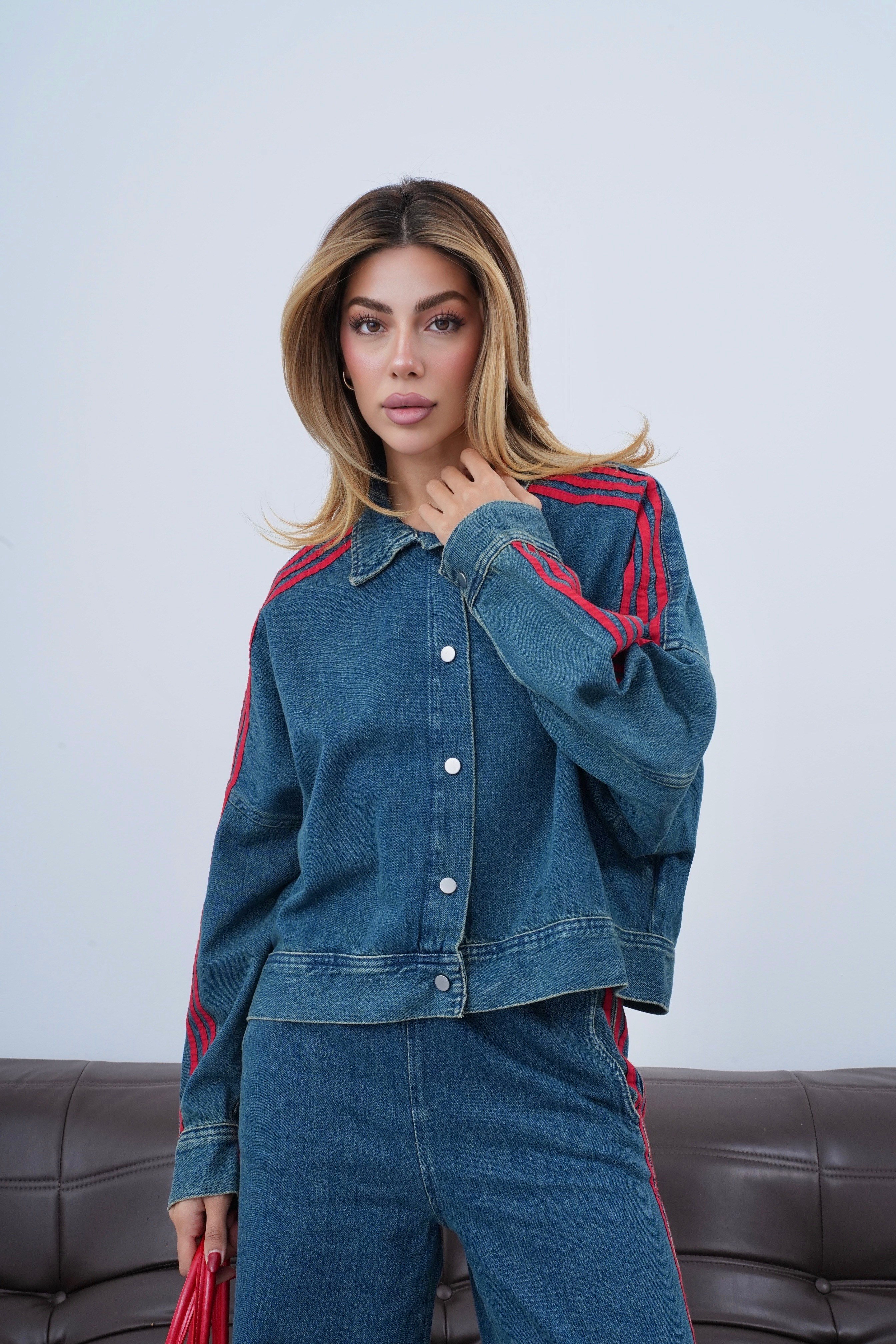 LACARINOYanlar Kırmızı Şerit Detaylı Wide Leg Kalıp Bel Lastikli Pantolon Gömlek Görünüm Ceket Dark Blue Tint Jean Takım