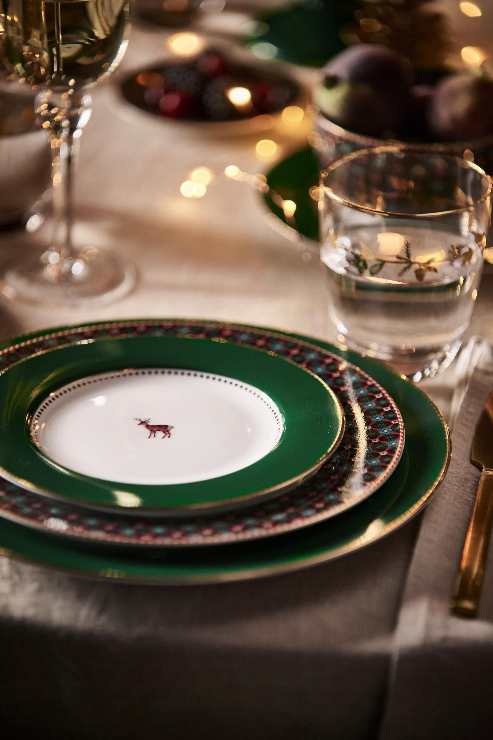 Geyikli Yeşil Yemek Tabağı 26,5 cm