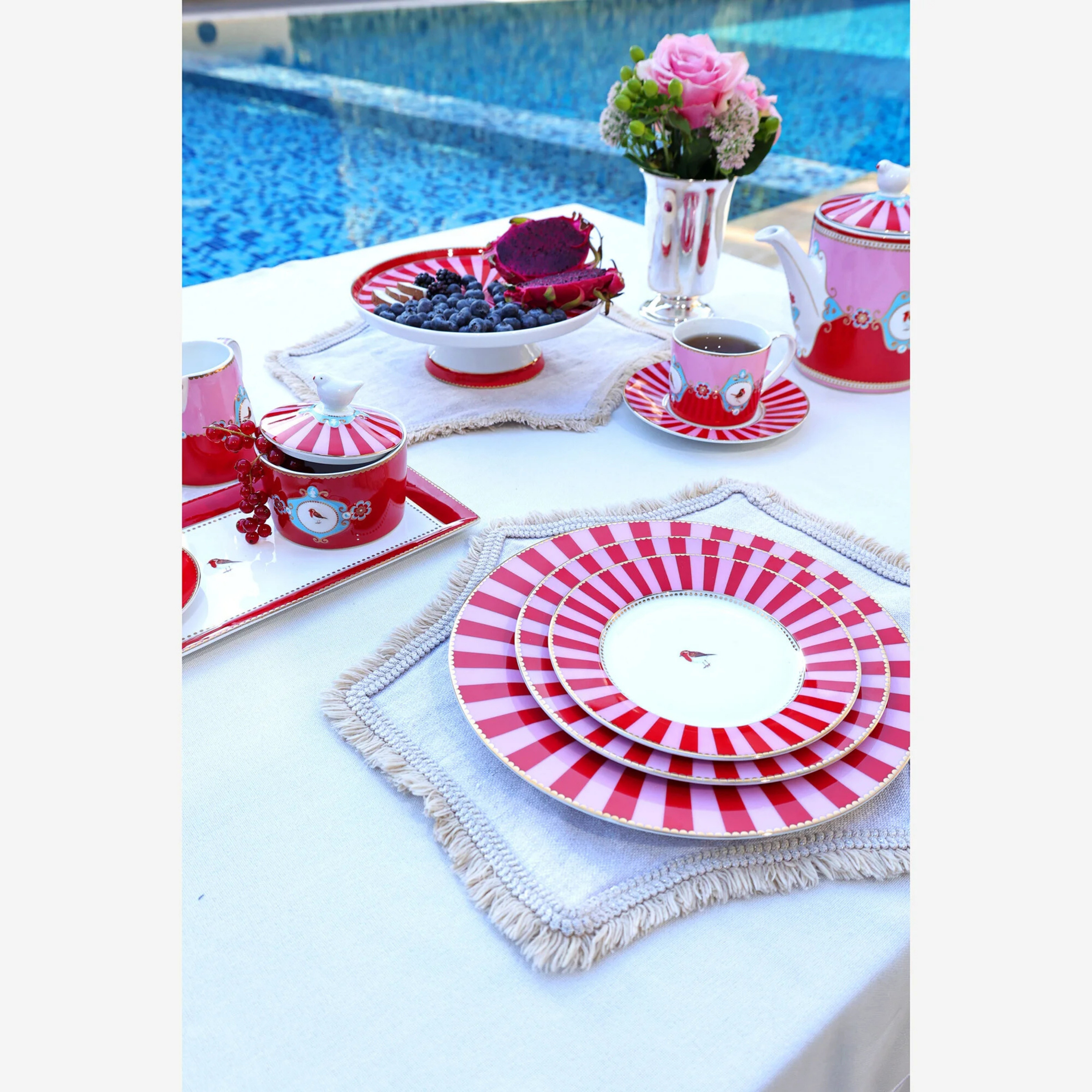 Kırmızı Pembe Porselen Yemek Tabağı