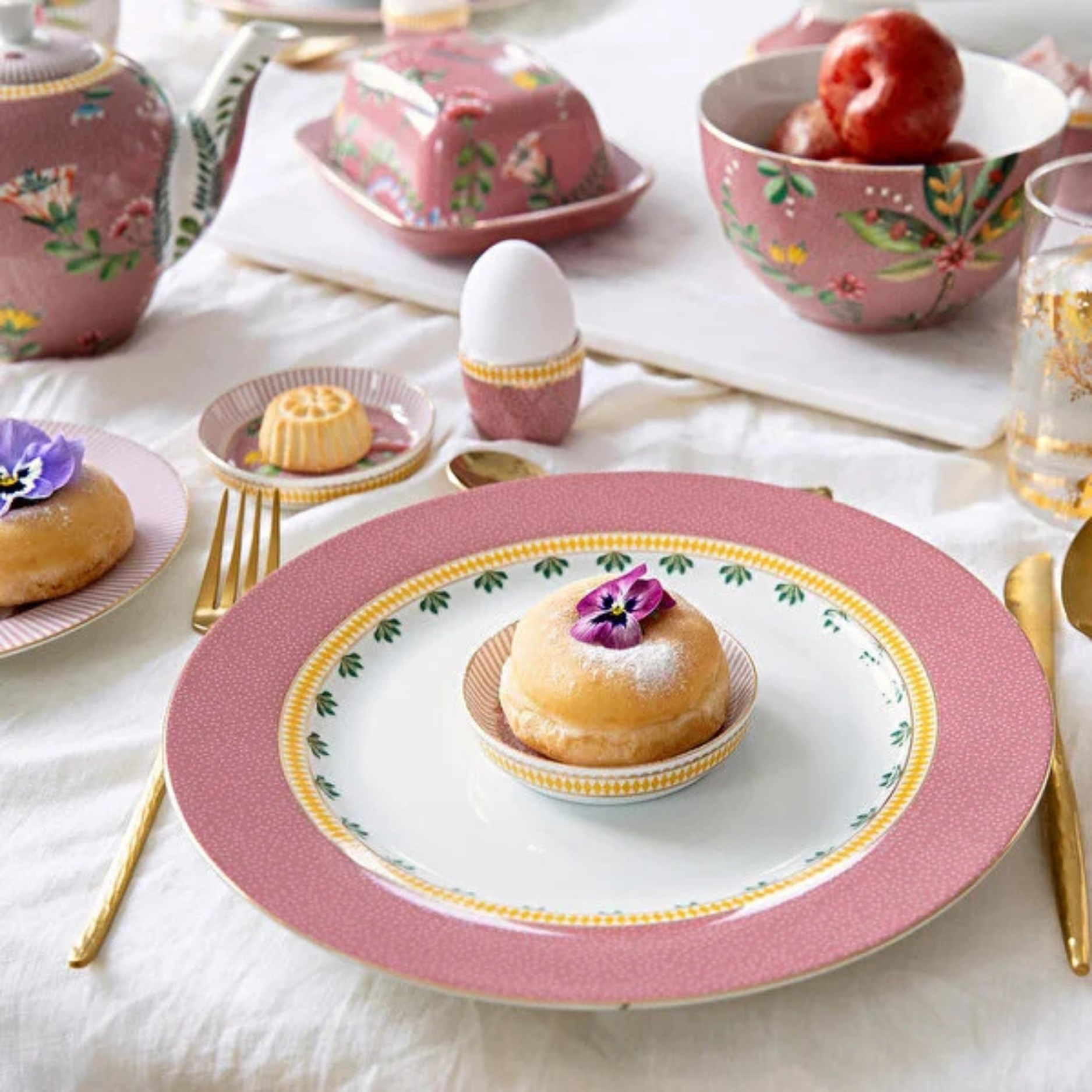 Pembe Porselen Yemek Tabağı