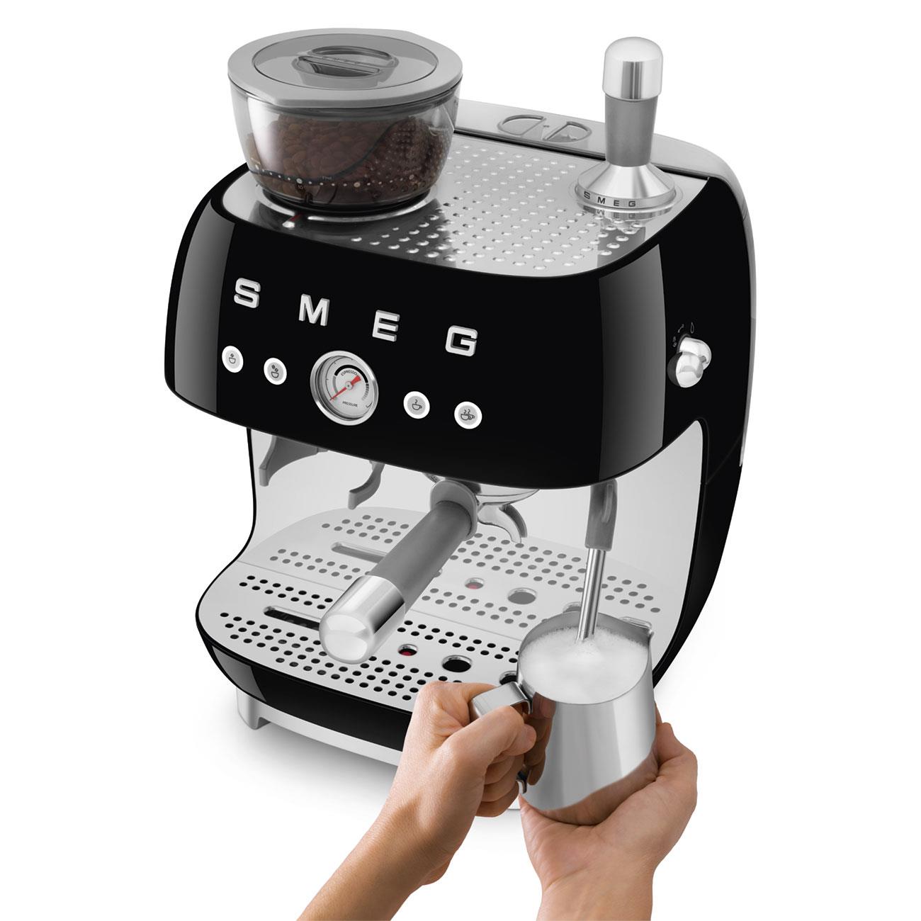 SİYAH ÖĞÜTÜCÜLÜ ESPRESSO KAHVE MAKİNESİ