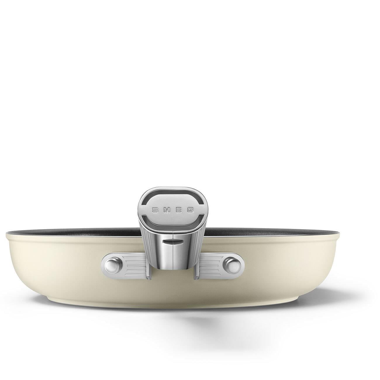 SMEG Cookware 50'S Style Krem Tava 24 cm, 4,5 mm taban kalınlığı , 1,9 lt hacim