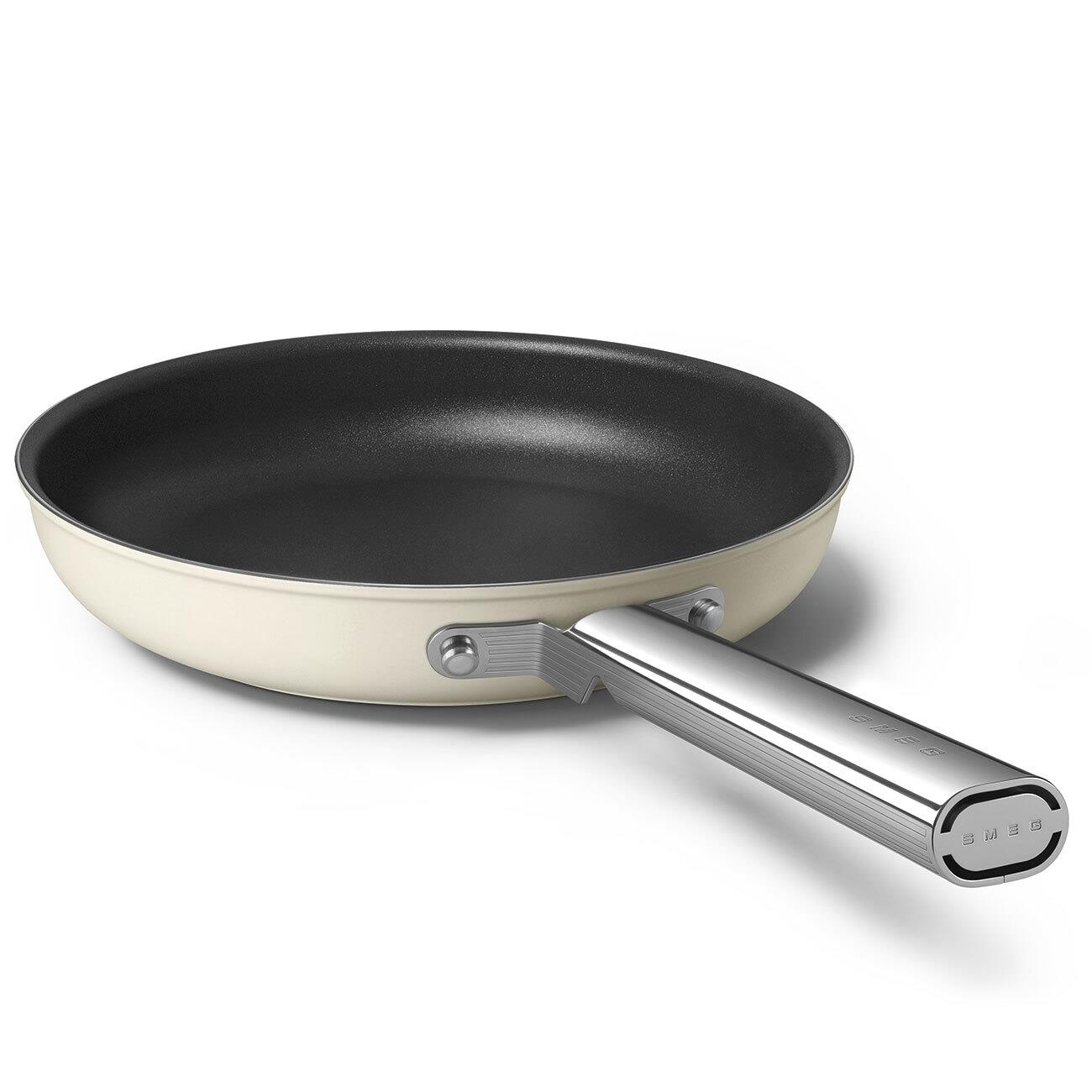 SMEG Cookware 50'S Style Krem Tava 26 cm 4,5 mm taban kalınlığı 2,3 lt hacim