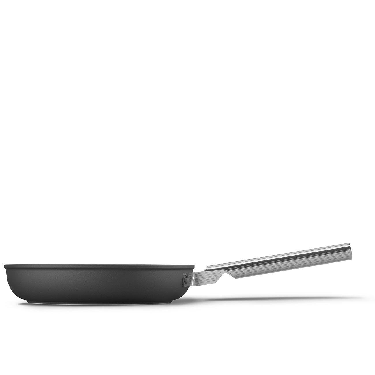 SMEG Cookware 50'S Style Siyah Tava 24 cm 4,5 mm taban kalınlığı, 1,9 lt hacim