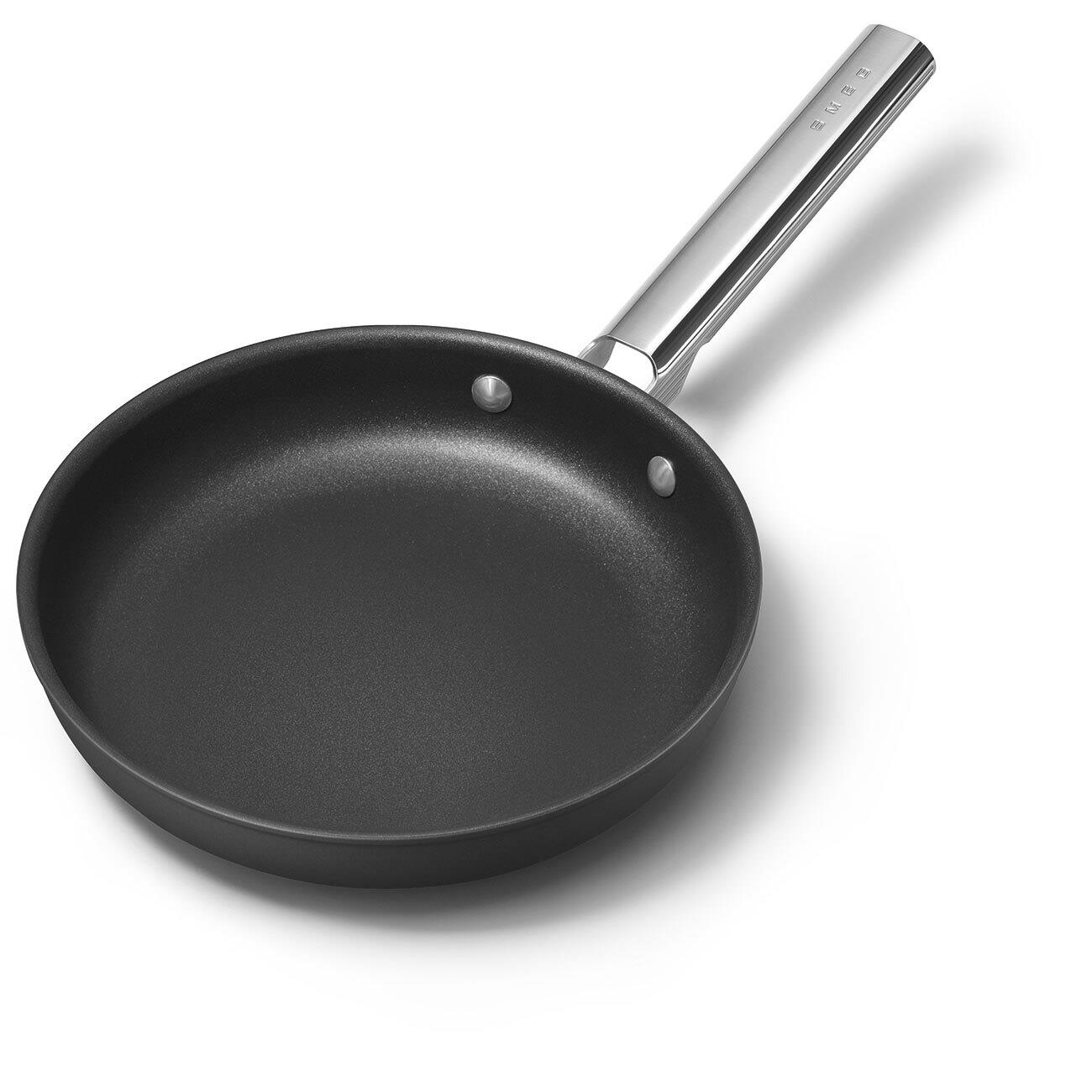 SMEG Cookware 50'S Style Siyah Tava 24 cm 4,5 mm taban kalınlığı, 1,9 lt hacim