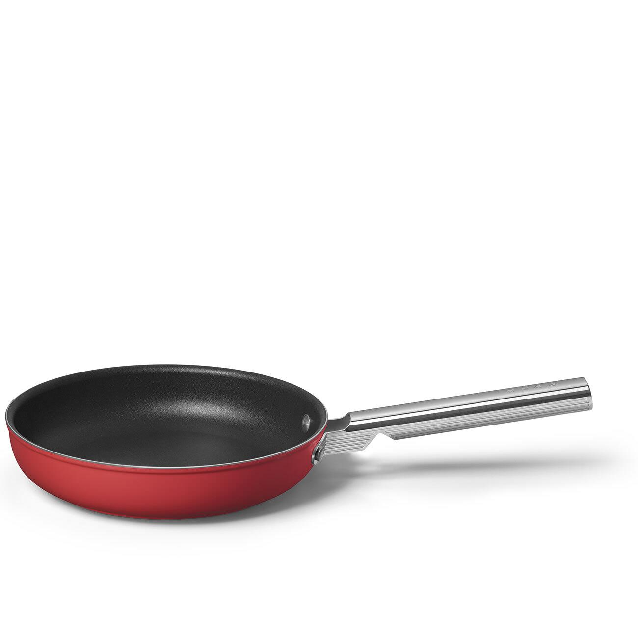 SMEG Cookware50'S Style Kırmızı Tava 24 cm 4,5 mm taban kalınlığı,1.9 lt hacim