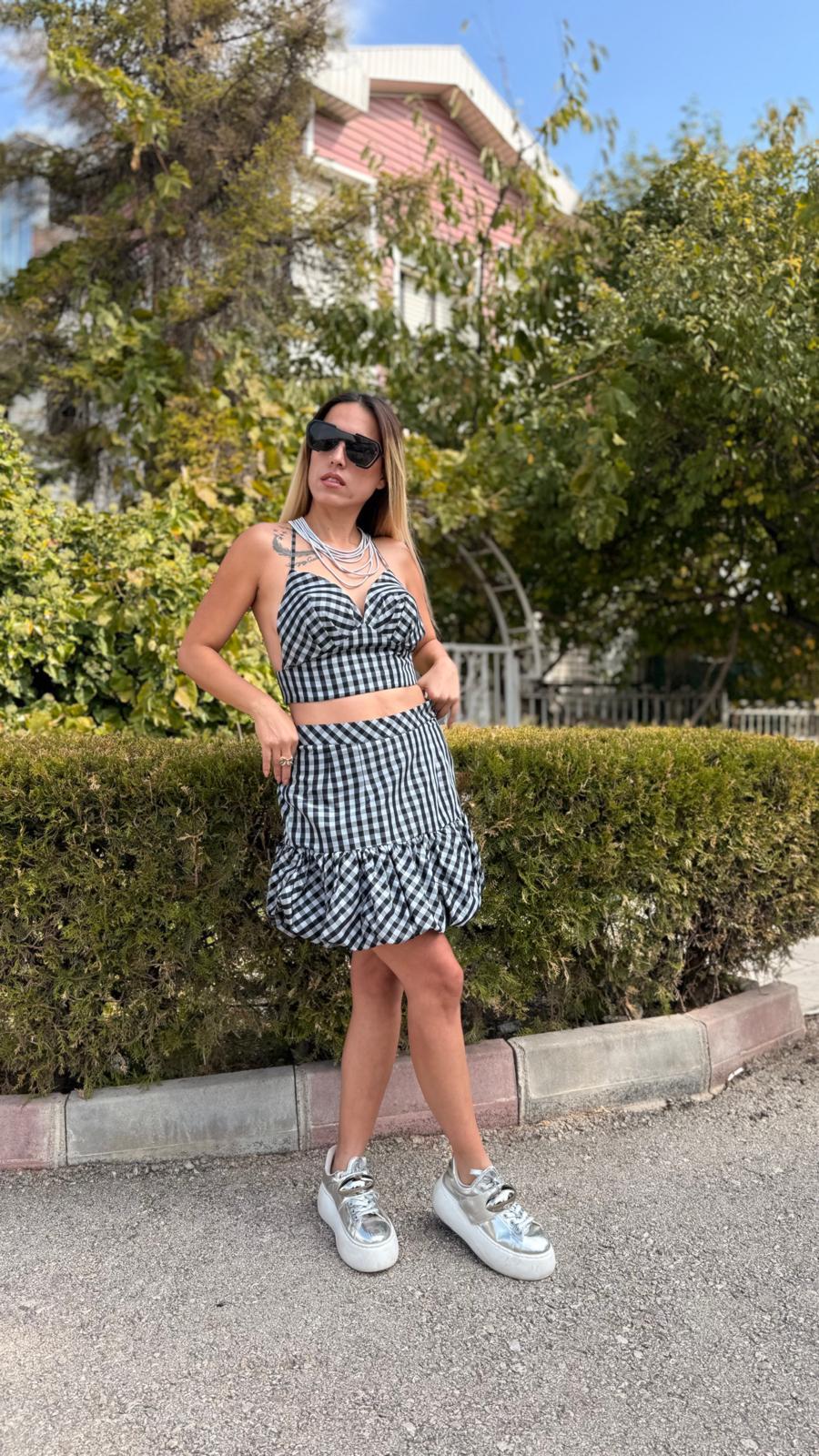 asimetrik çizgili tafta kumaş etek bustiyer takım