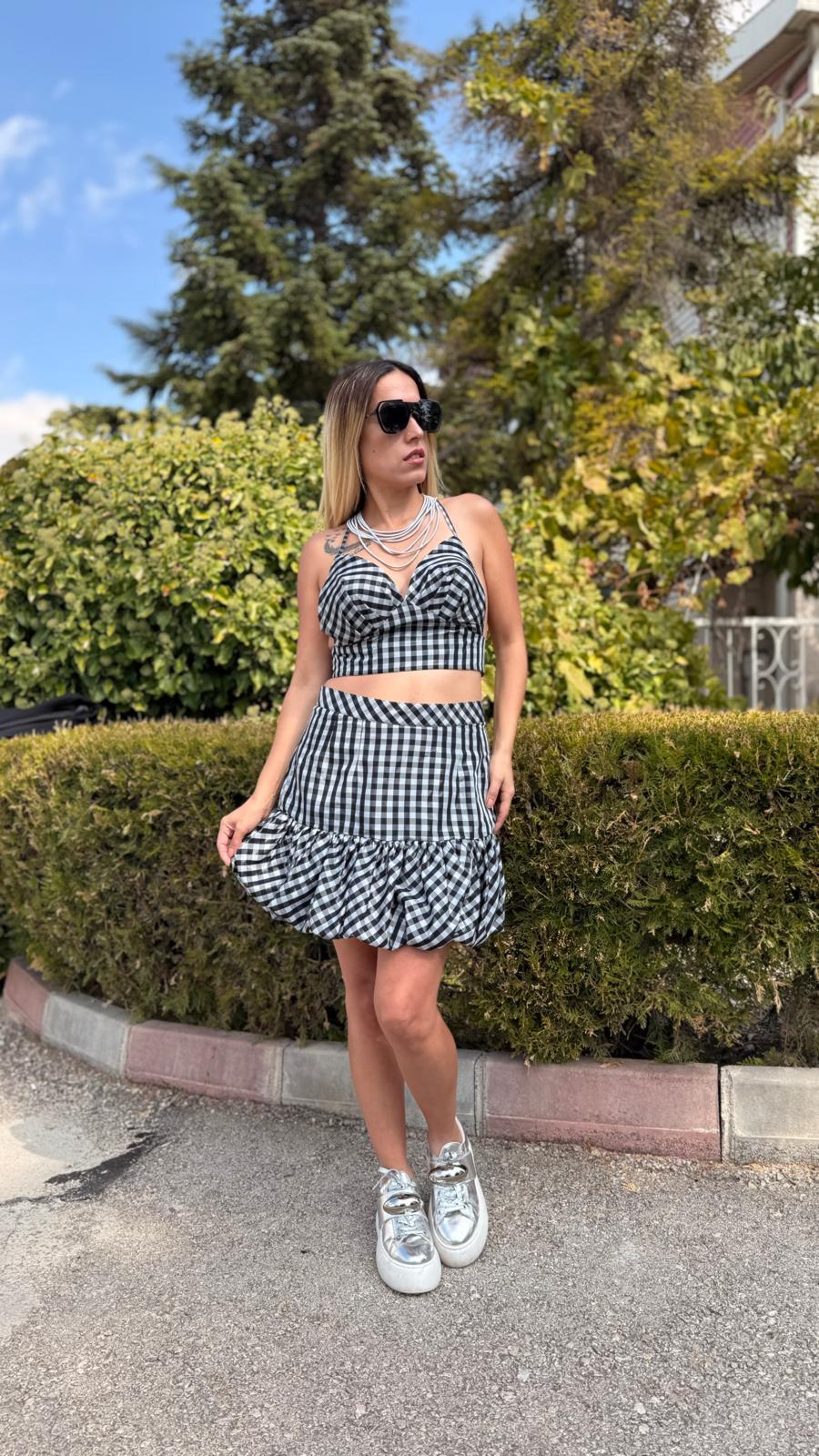 asimetrik çizgili tafta kumaş etek bustiyer takım