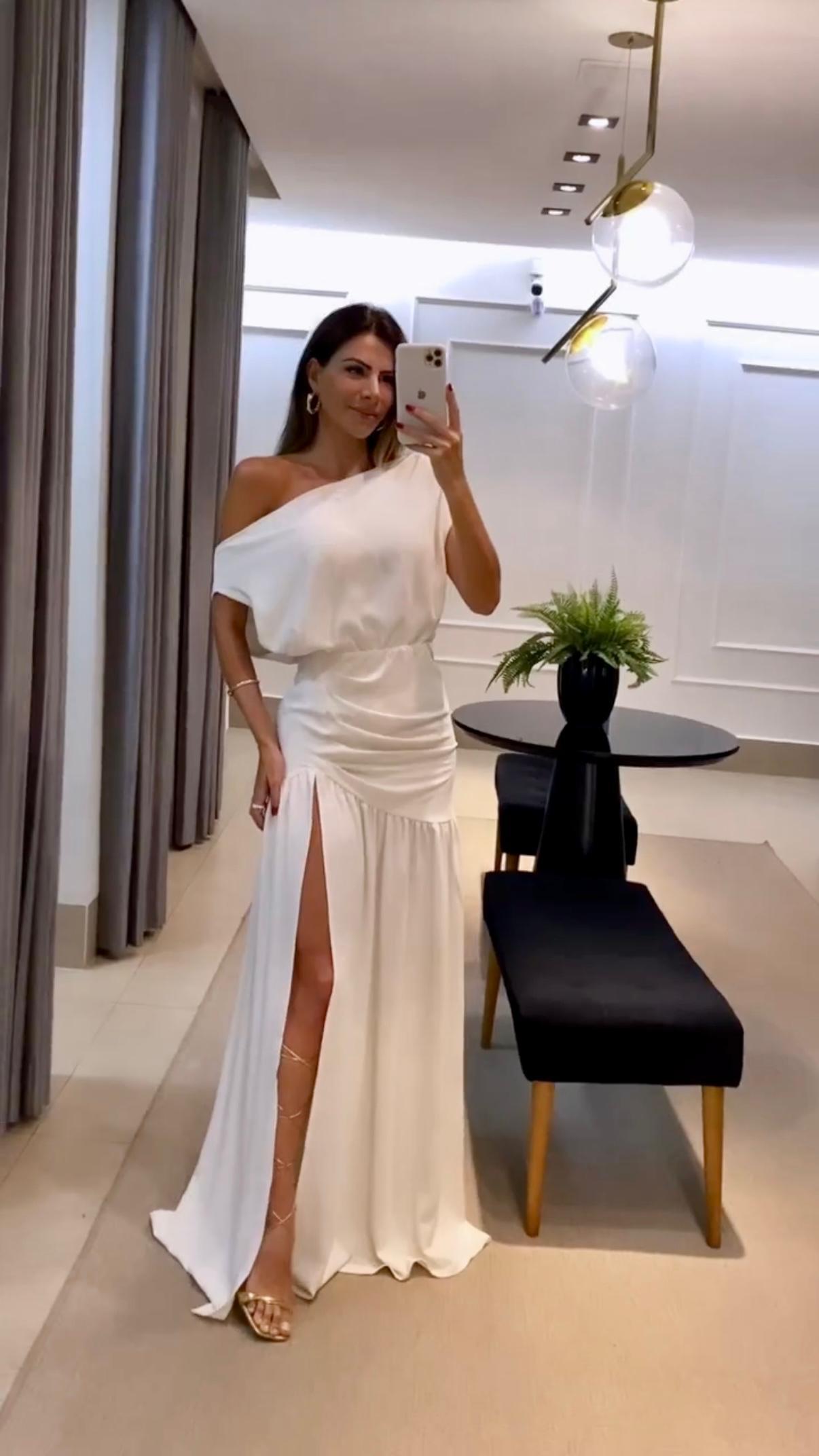 Beyaz Aerobin Kumaş Derin Yırtmaçlı Elbise