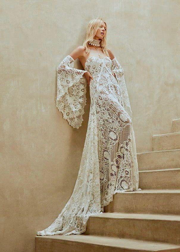 Beyaz Dantel ve Kol  Detaylı Camille Gelinlik