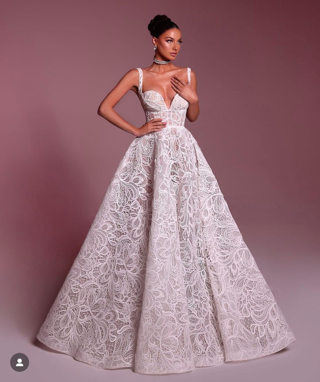 Beyaz Full Dantel İşlemeli Askılı A Kesim Isabella Celeste Gelinlik