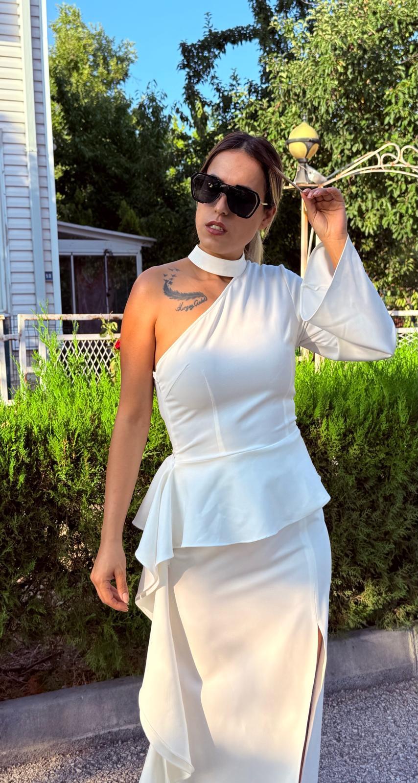 Beyaz Önden Yırmaçlı Kalem Etek