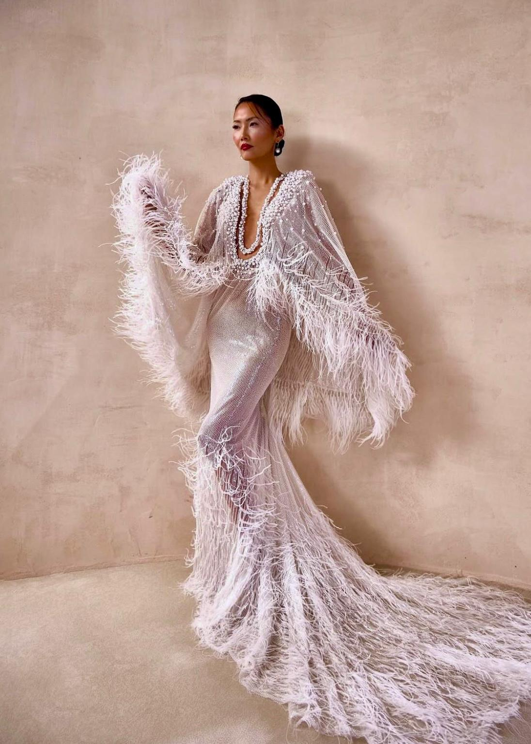 Beyaz Pul Payet Tül ve Taş işleme Detaylı Esme Gelinlik