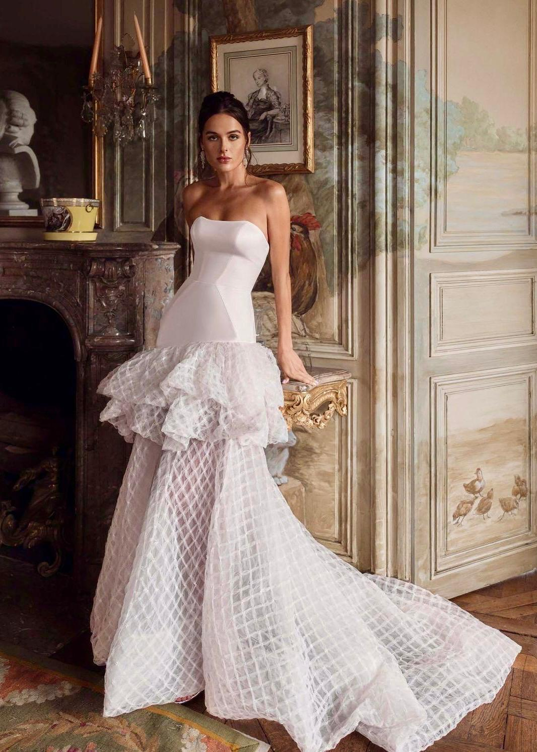 Beyaz Saten Straplez Kat Etek Detaylı Balık Eternal Grace Gelinlik