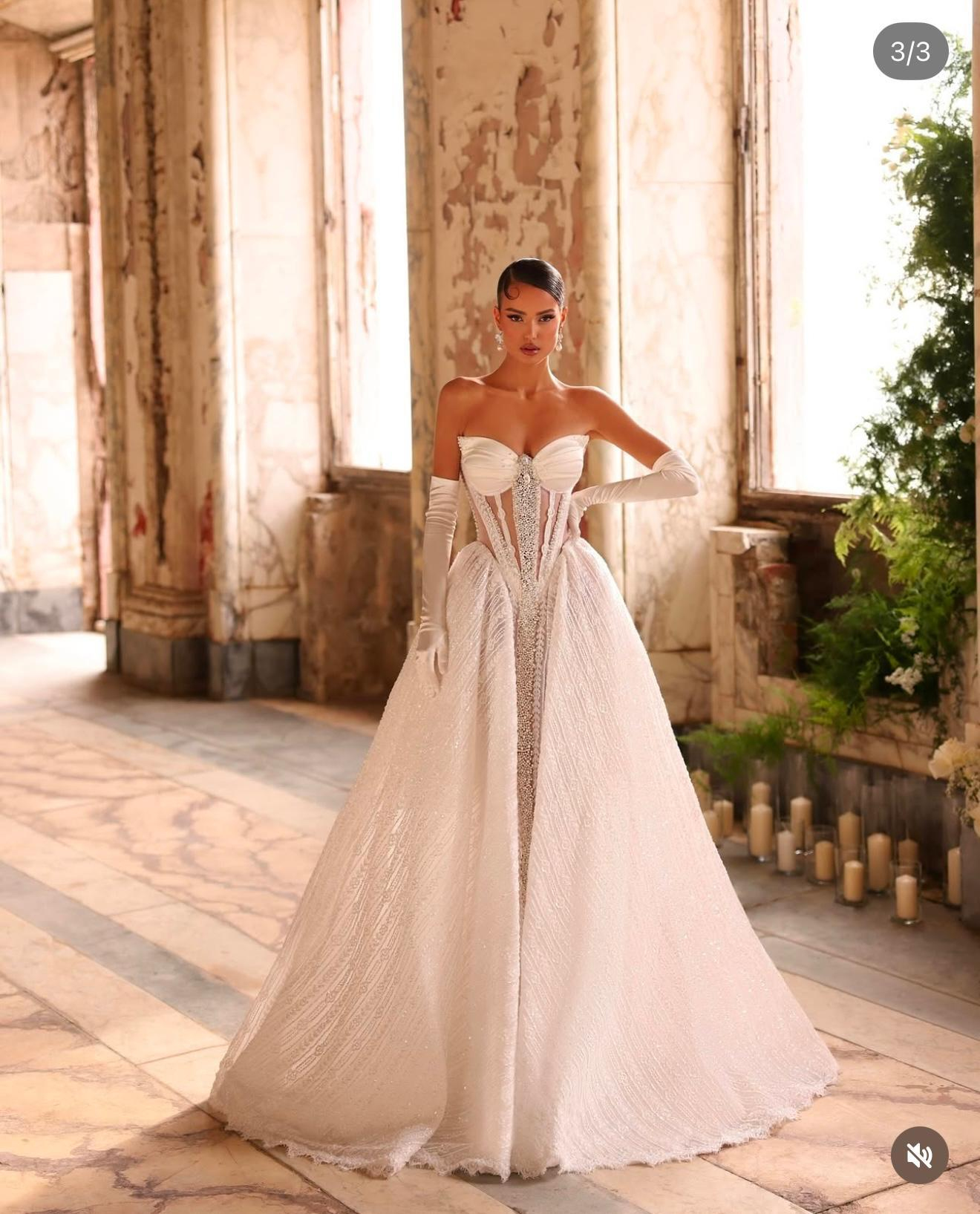 Beyaz Straplez Saten Göğüs Ve Eldiven Detaylı Taş İşlemeli Opal Lumière Gelinlik