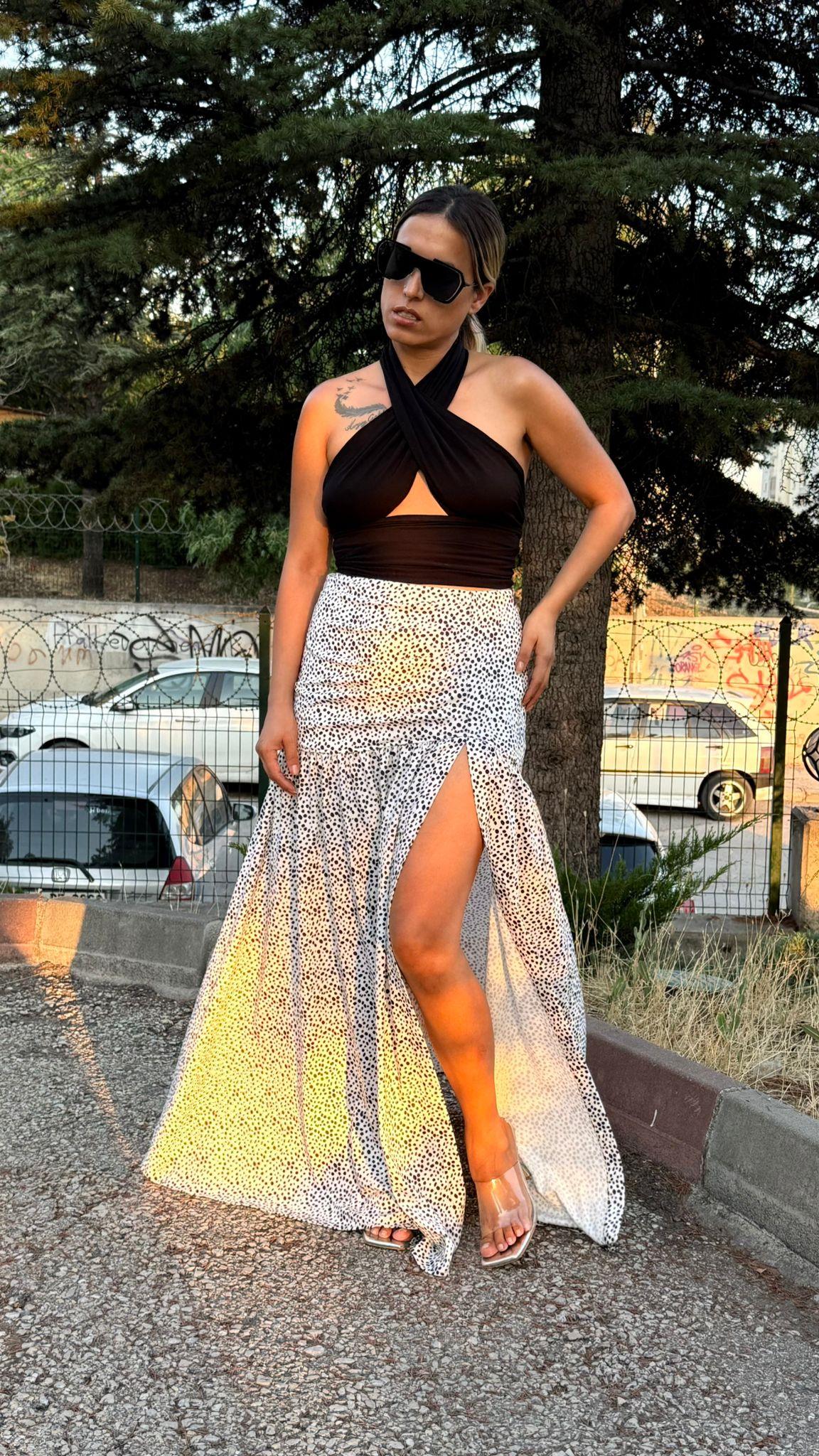 Beyaz Üzeri Siyah Desenli Derin Yırtmaçlı Etek