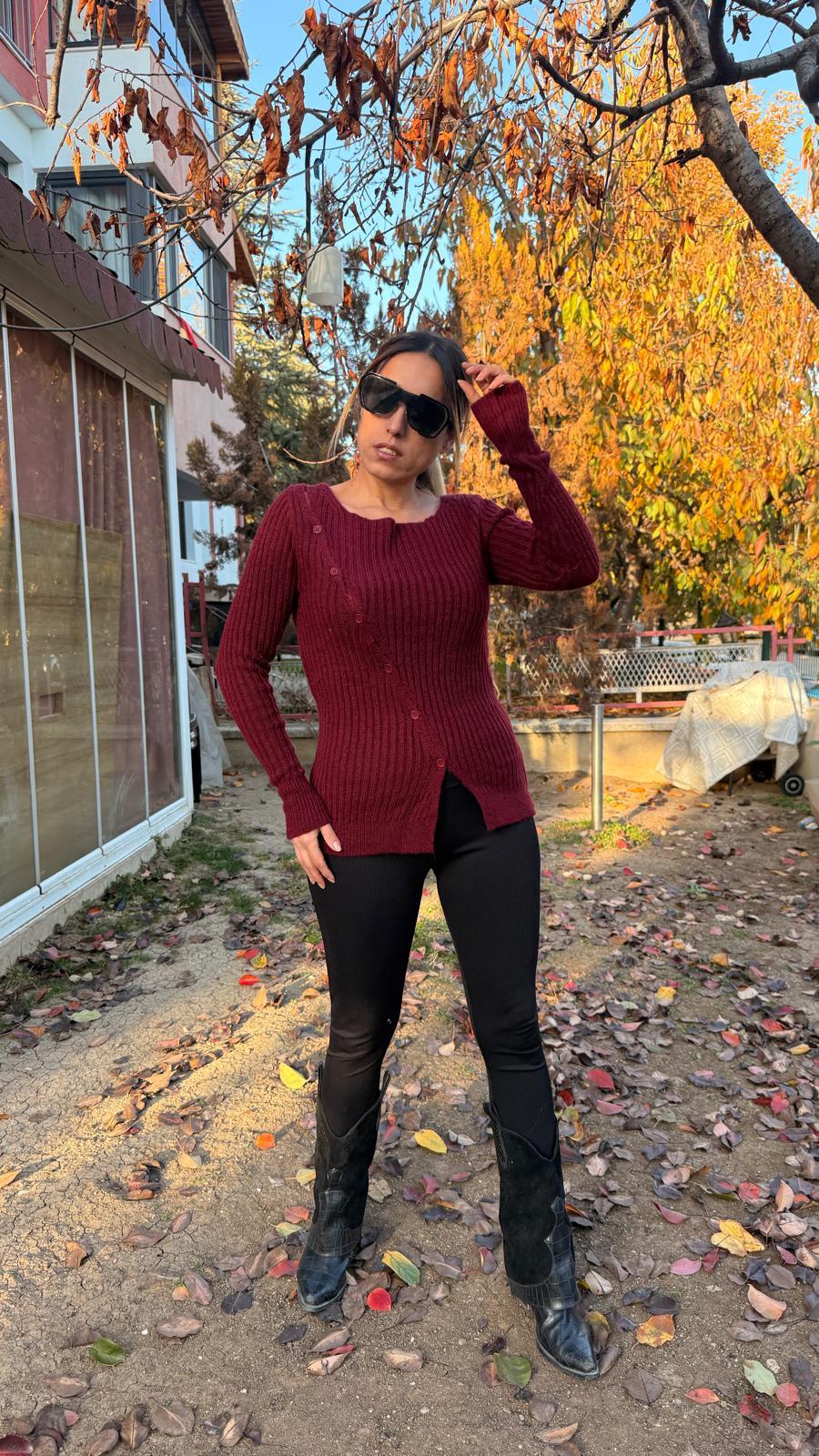 Bordo Düğme Detaylı Triko Kazak