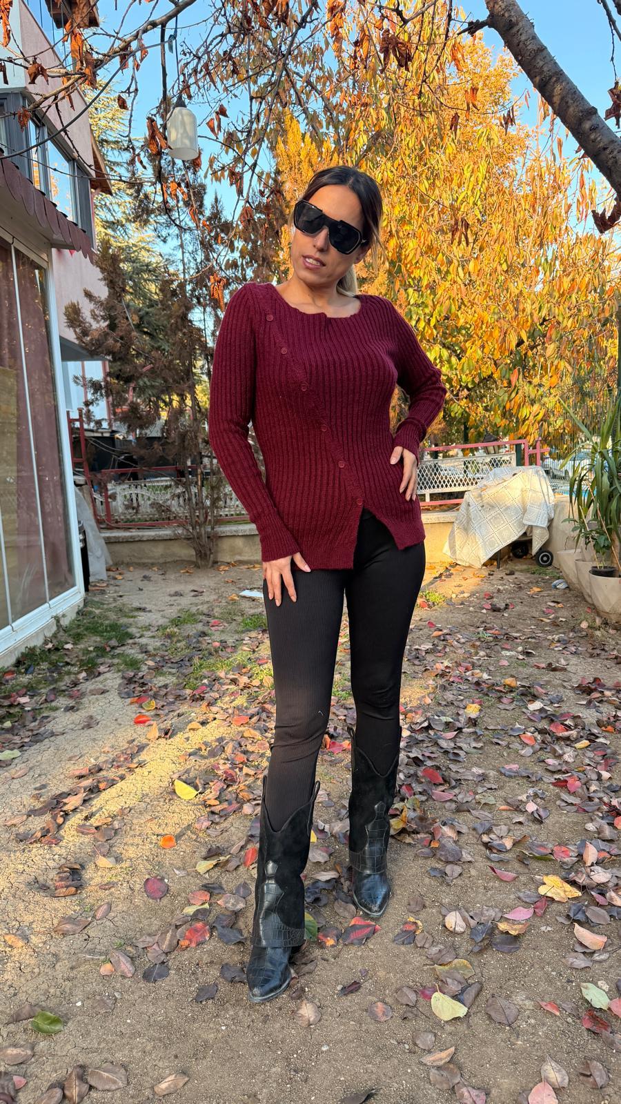 Bordo Düğme Detaylı Triko Kazak