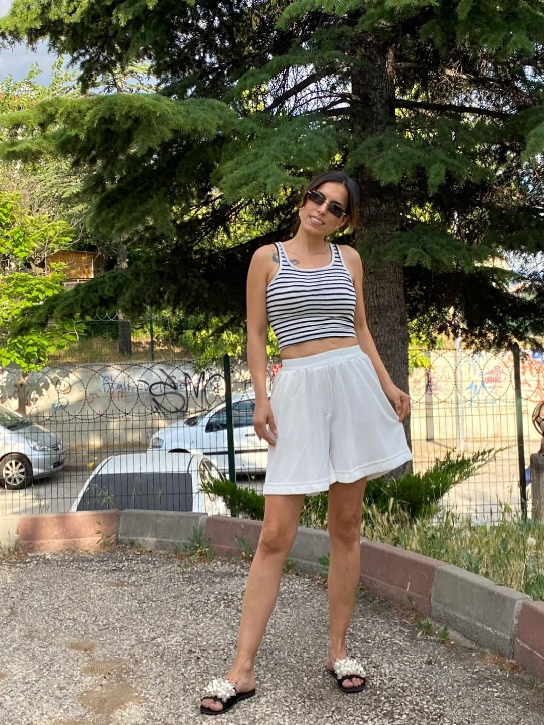 bürümcük kumaş rahat kesim şort beyaz