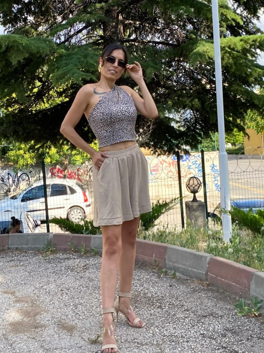 bürümcük kumaş rahat kesim şort camel