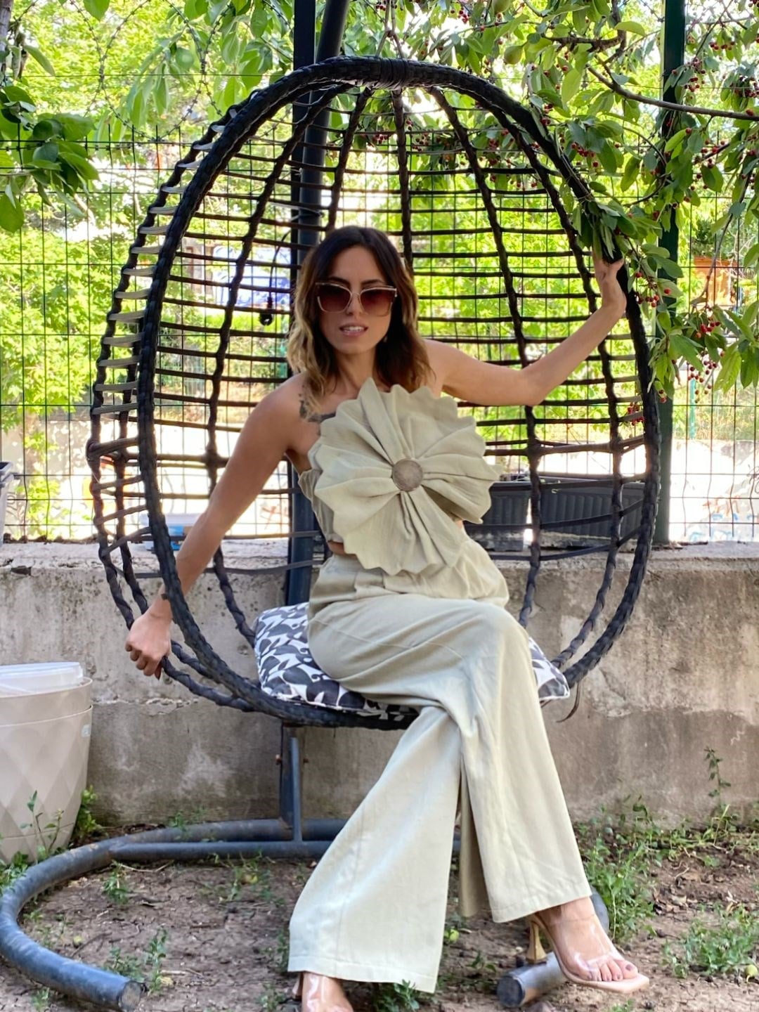 çağla yeşil yonca model bustiyer