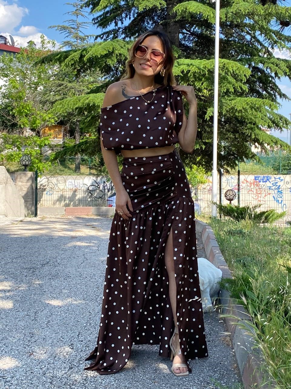 kahve krem puantiye etek takım
