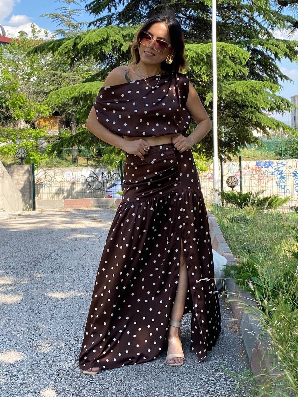 kahve krem puantiye etek takım