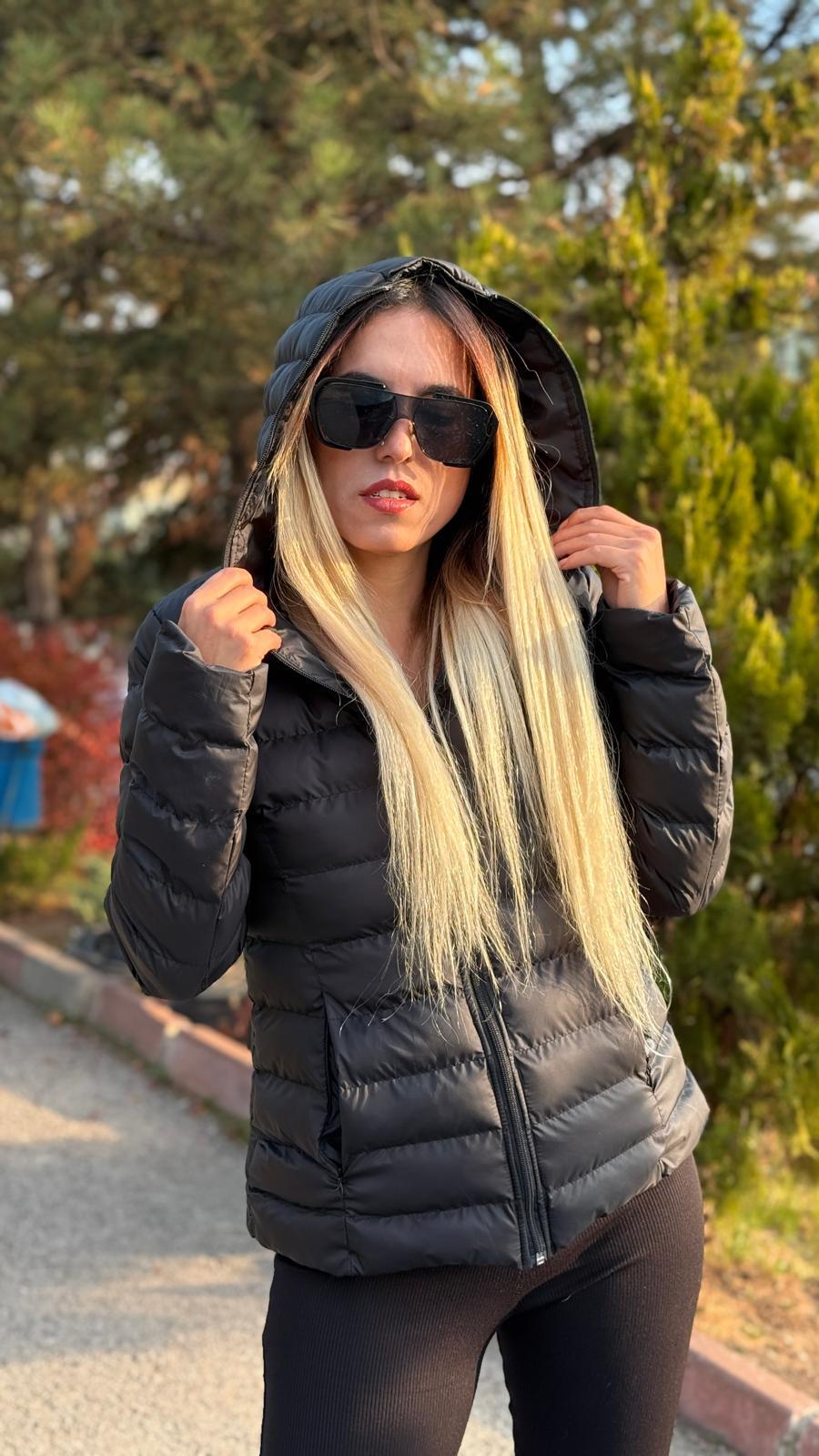 kapişonlu siyah şişme mont