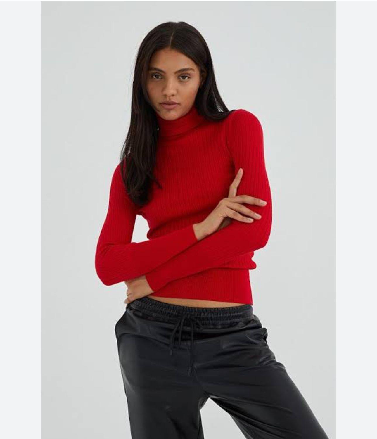 Kırmızı Boğazlı Triko Kazak