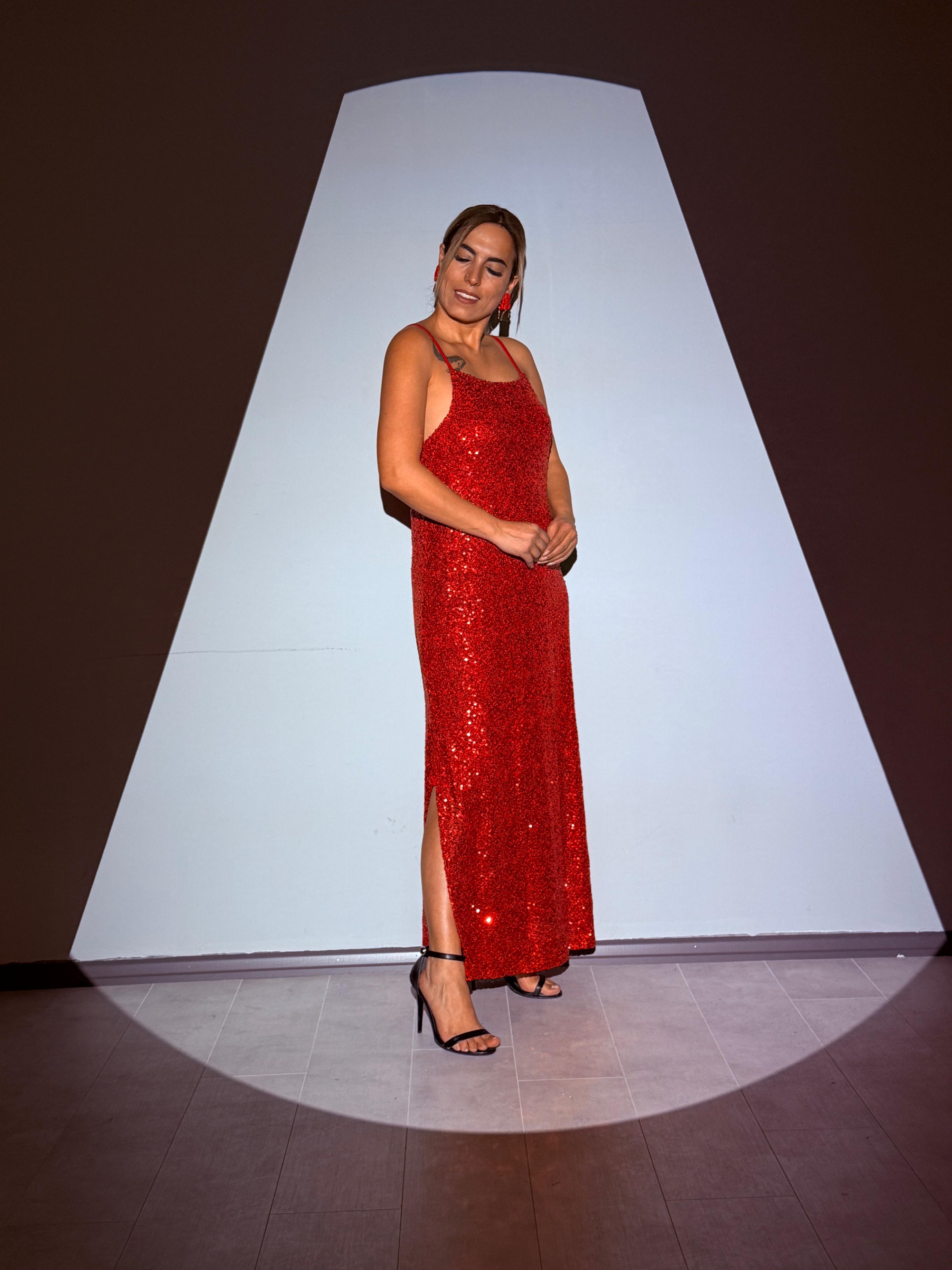 Kırmızı Pul Payet Uzun Askılı Elbise