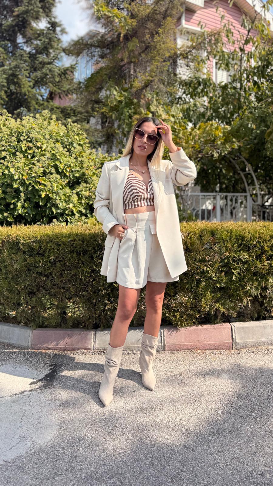 krem ceket şort takım