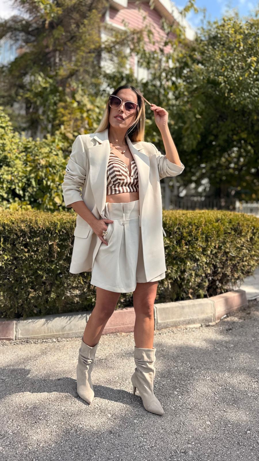 krem ceket şort takım