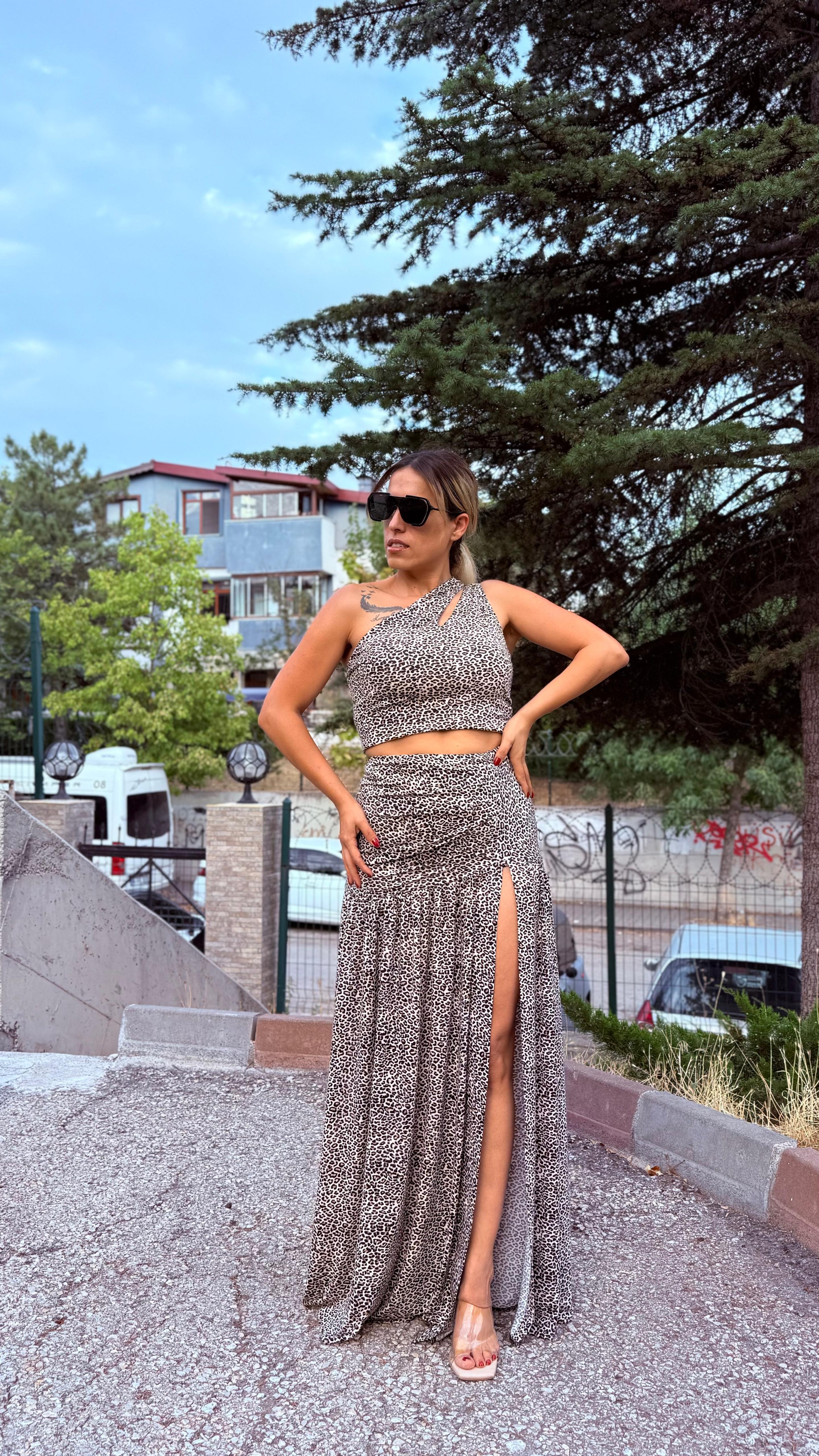 Leopar Derin Yırtmaçlı Etek