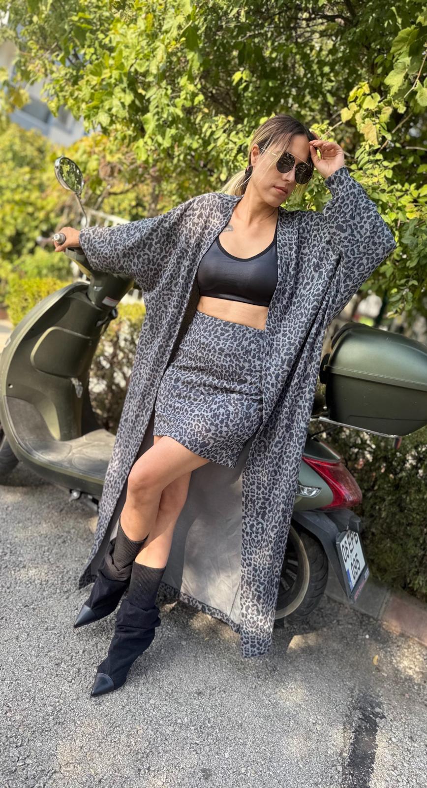 leopar desenli hırka etek takım