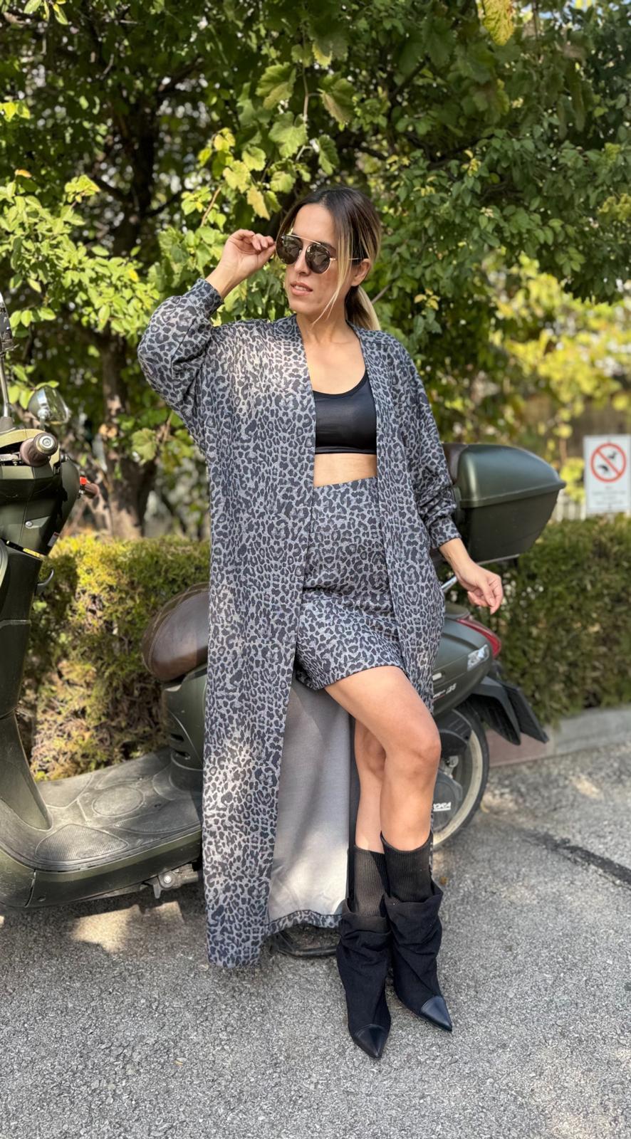 leopar desenli hırka etek takım