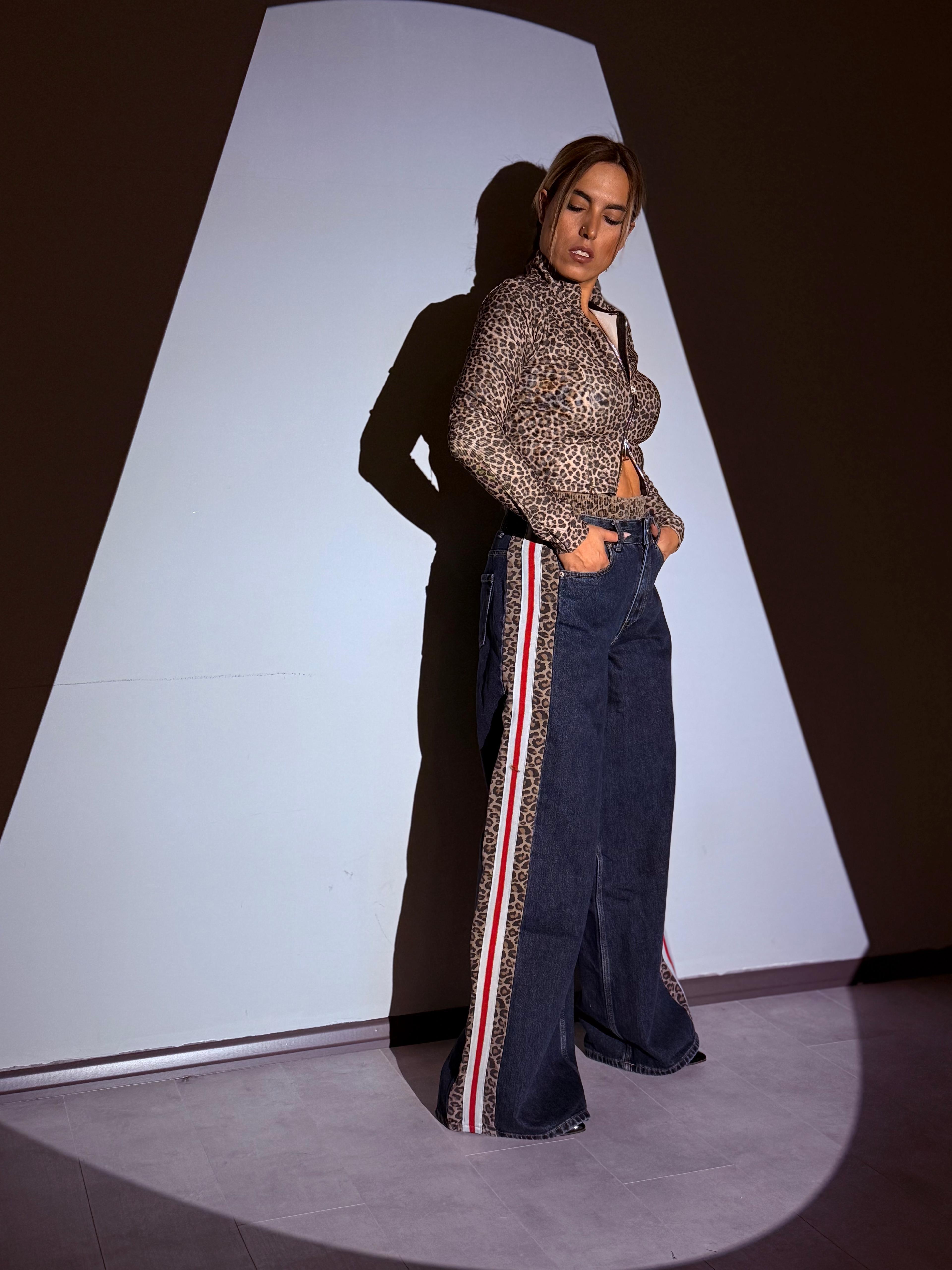 Mavi Yanları Leopar Desenli Jean