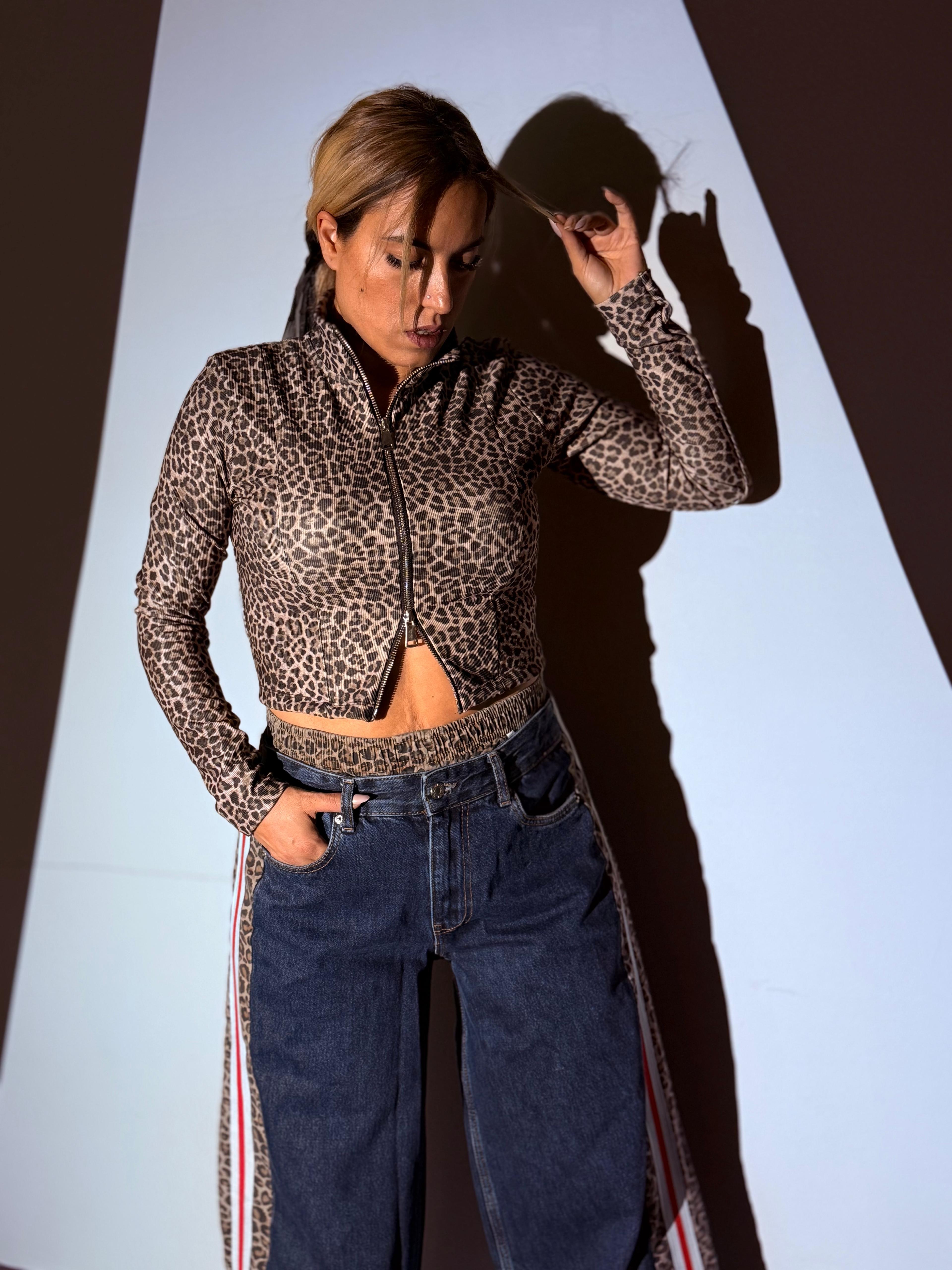 Mavi Yanları Leopar Desenli Jean