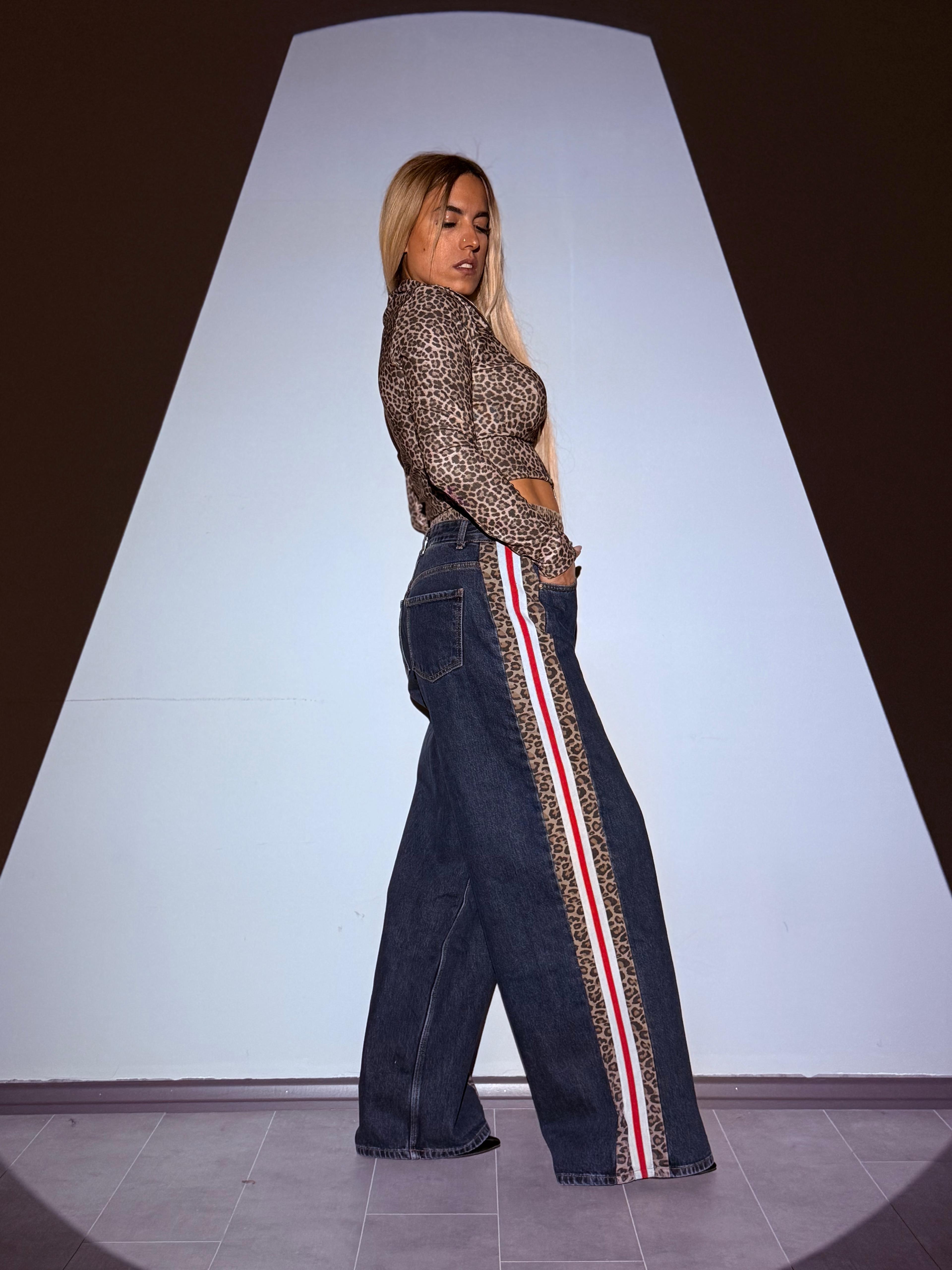 Mavi Yanları Leopar Desenli Jean