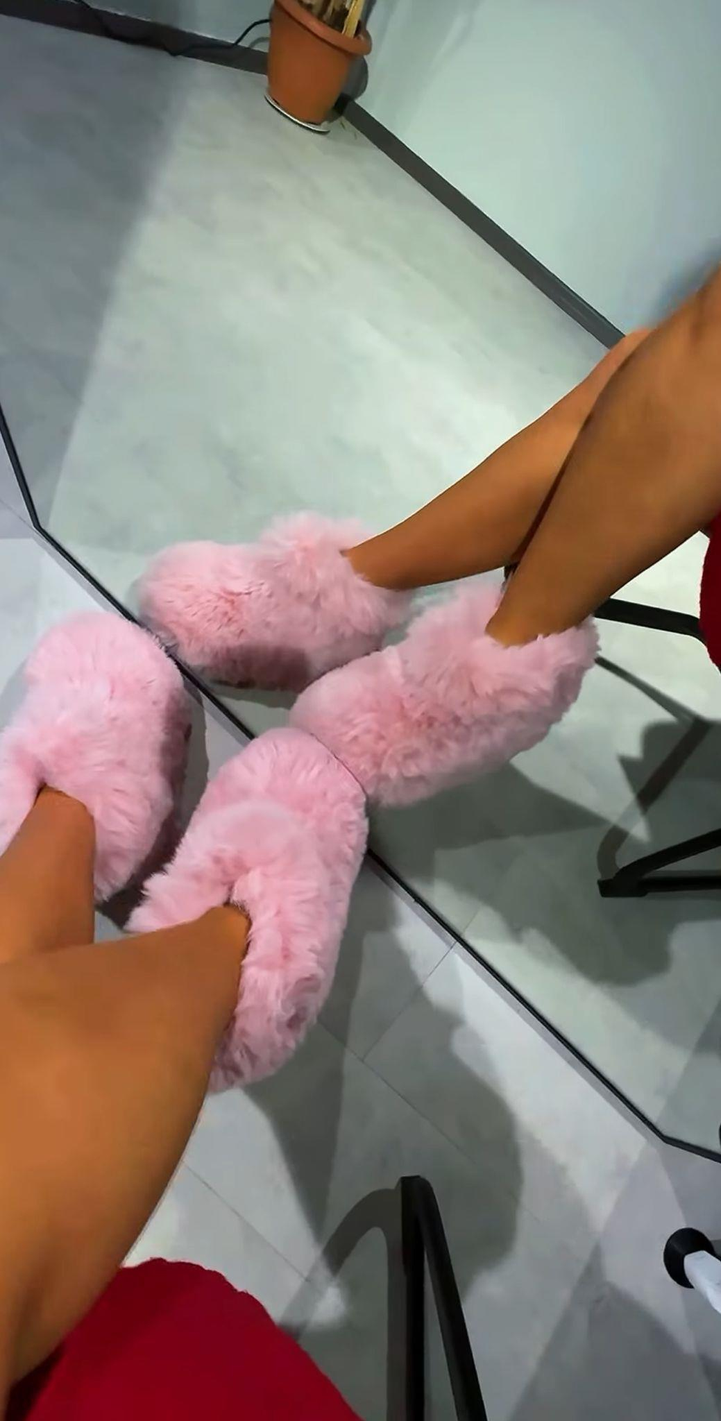 Pudra Peluş Dışarı Pandufu