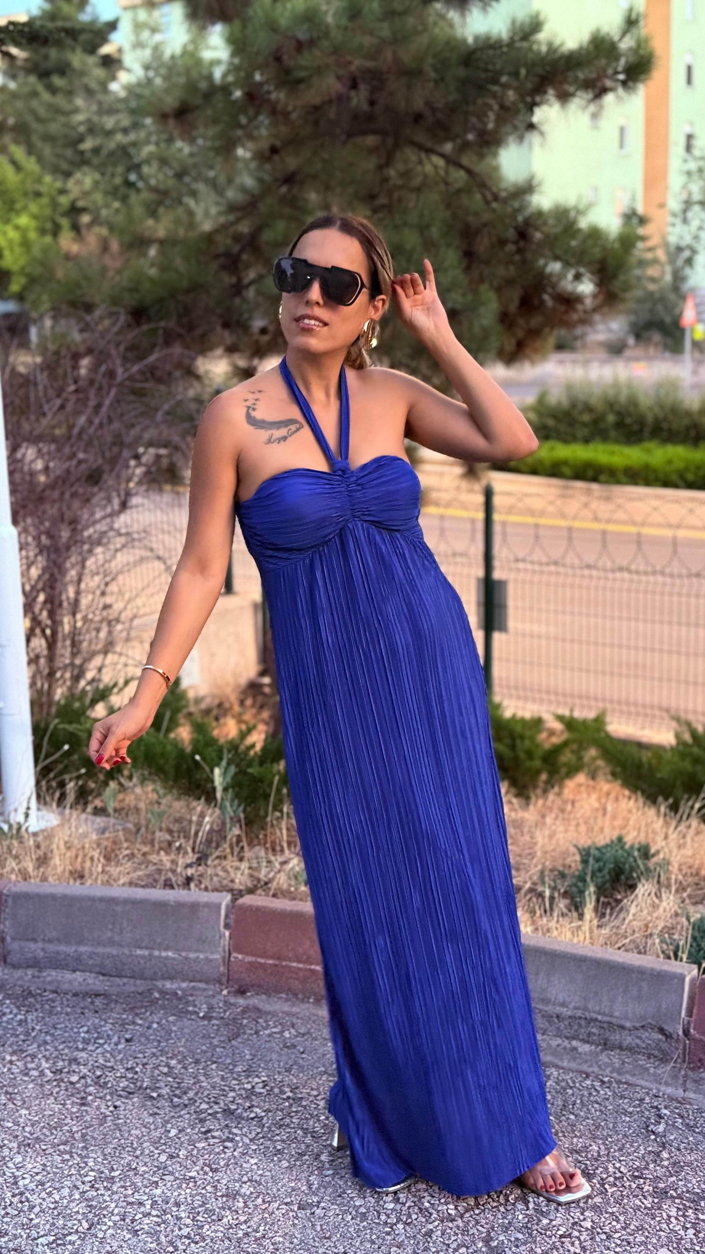 Saks Mavi Saten Pilise Göğüs Kuplu Boyundan Bağlamalı Uzun Elbise