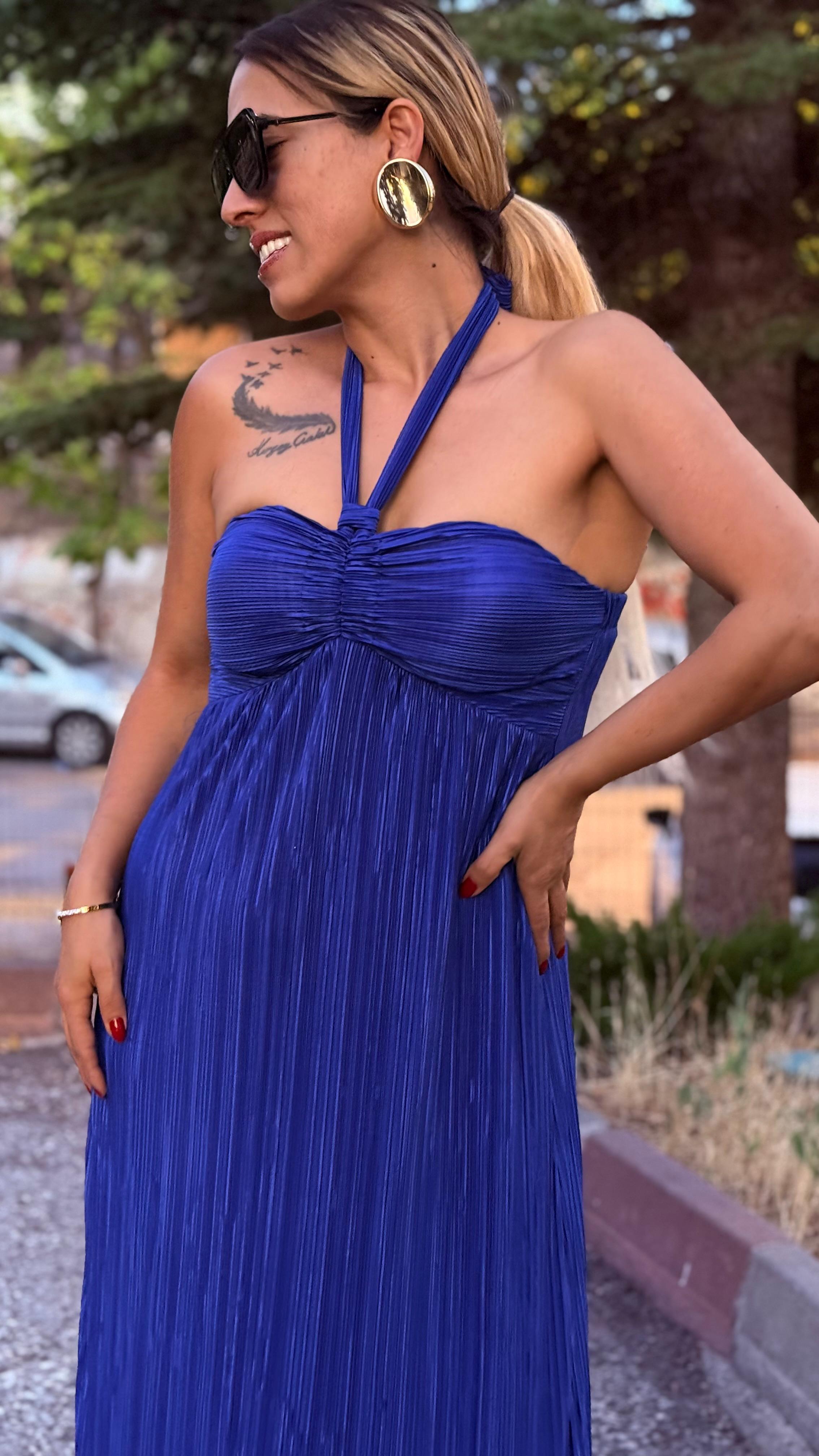 Saks Mavi Saten Pilise Göğüs Kuplu Boyundan Bağlamalı Uzun Elbise