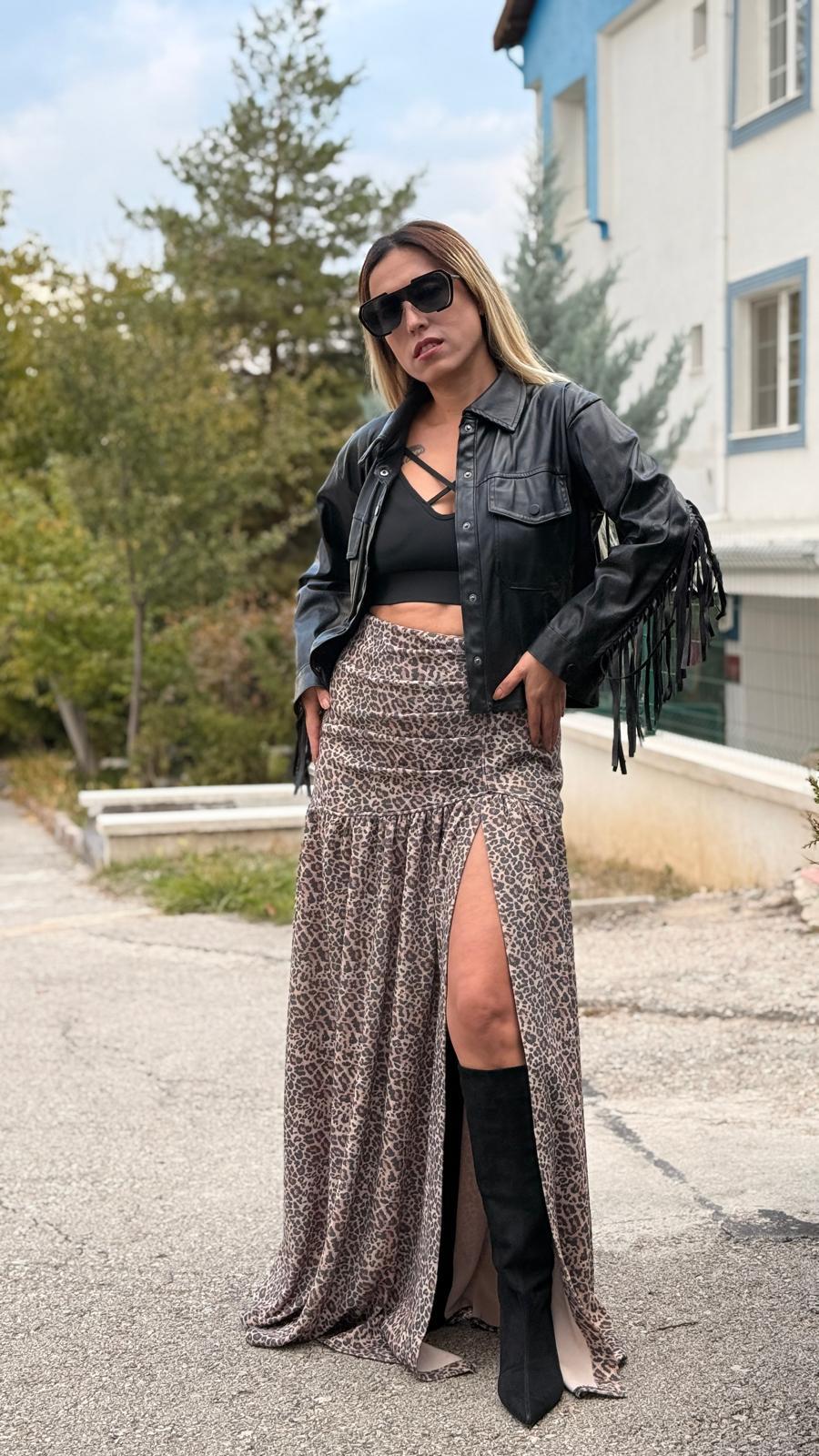 siyah camel leopar desenli derin yırtmaçlı likralı etek
