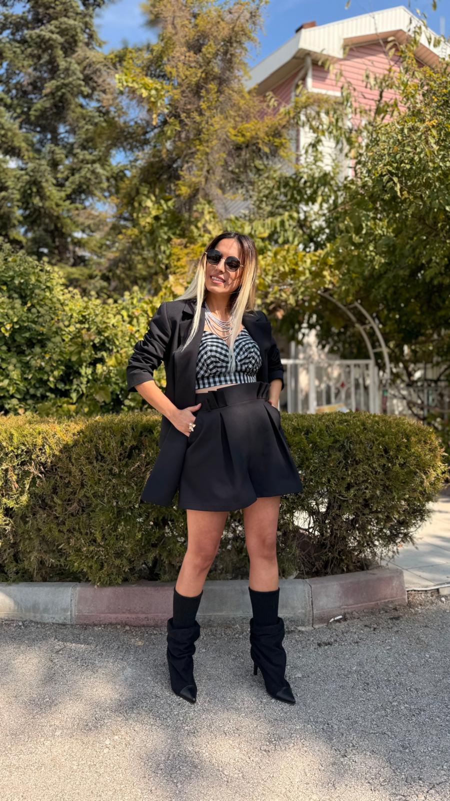 siyah ceket şort takım